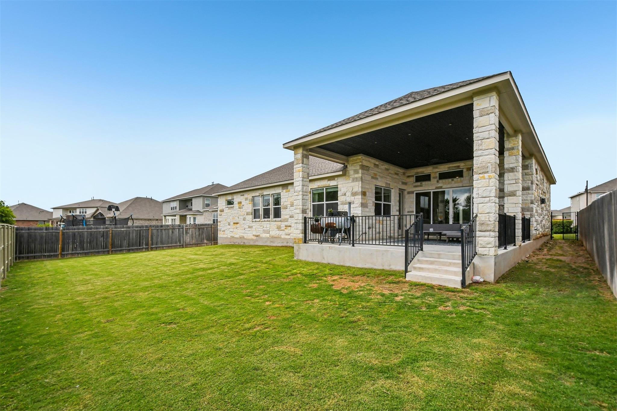208 Great Lawn Bnd, Liberty Hill, TX 78642