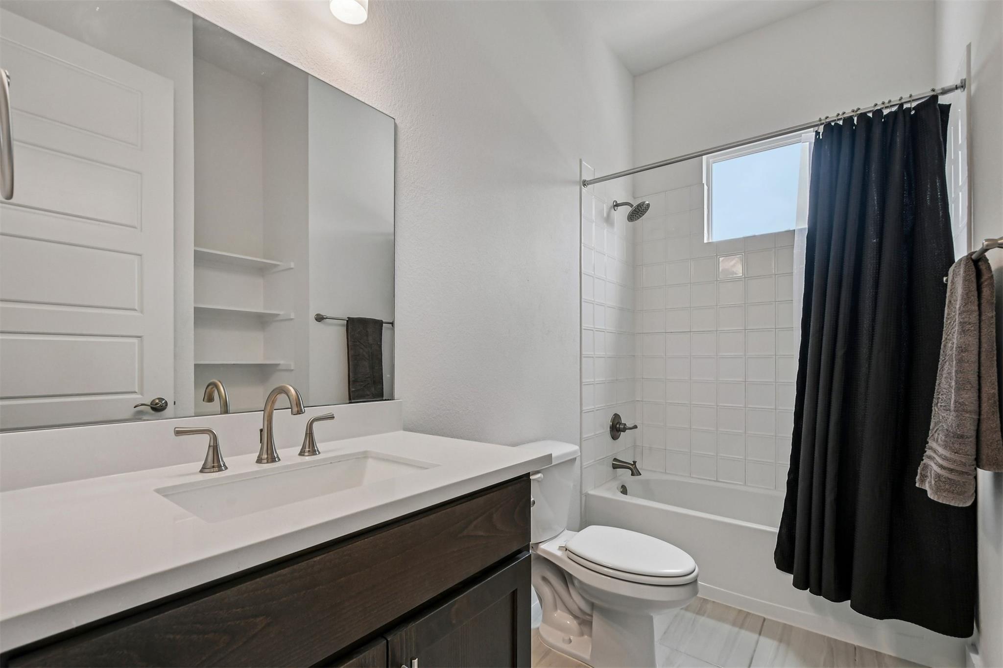 208 Great Lawn Bnd, Liberty Hill, TX 78642