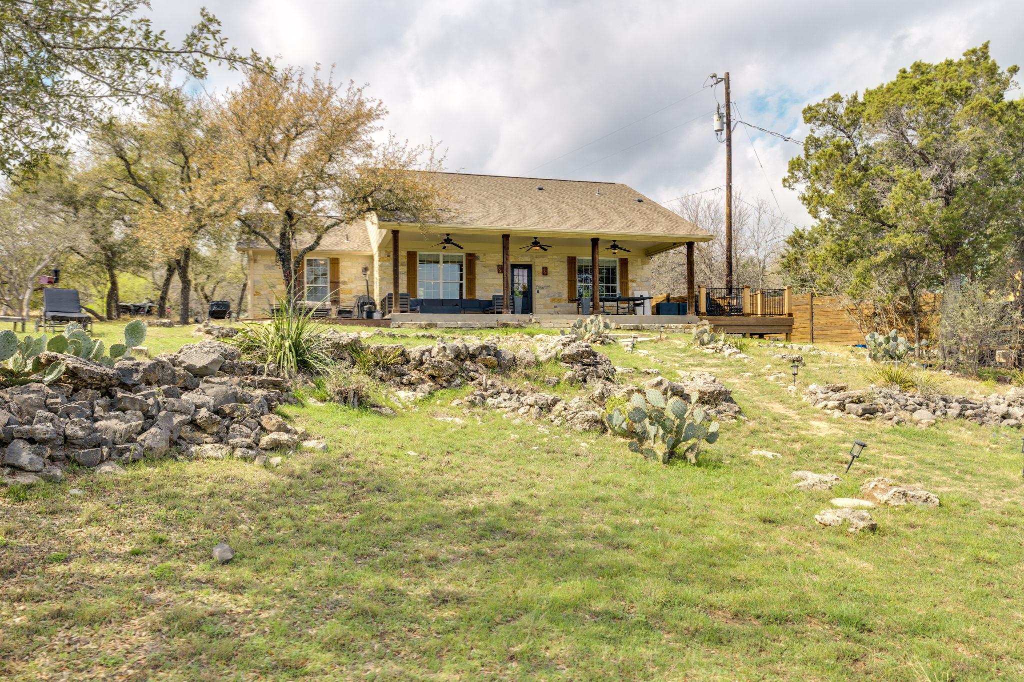 24236 Spur Trl, Spicewood, TX 78620