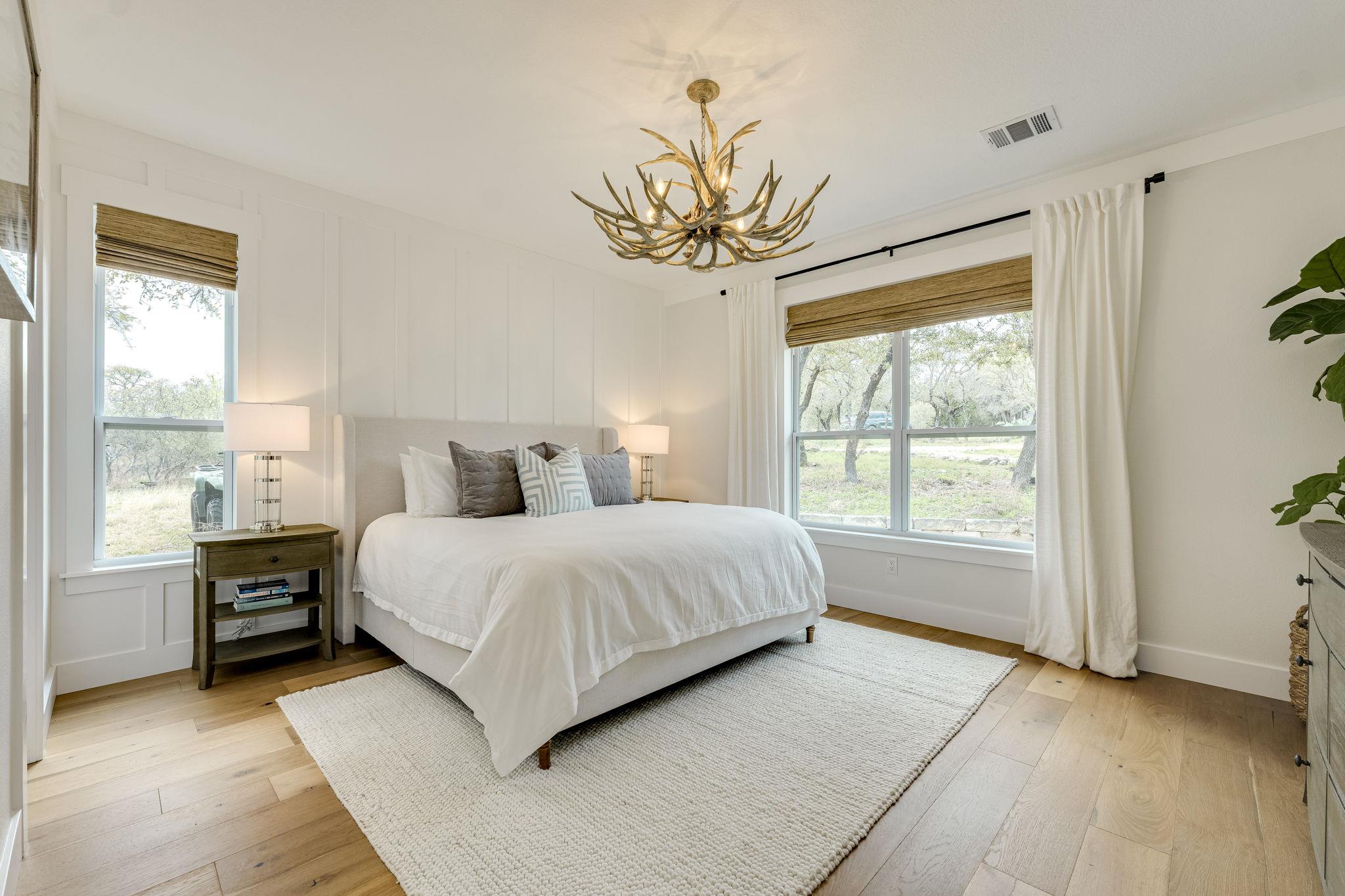 24236 Spur Trl, Spicewood, TX 78620