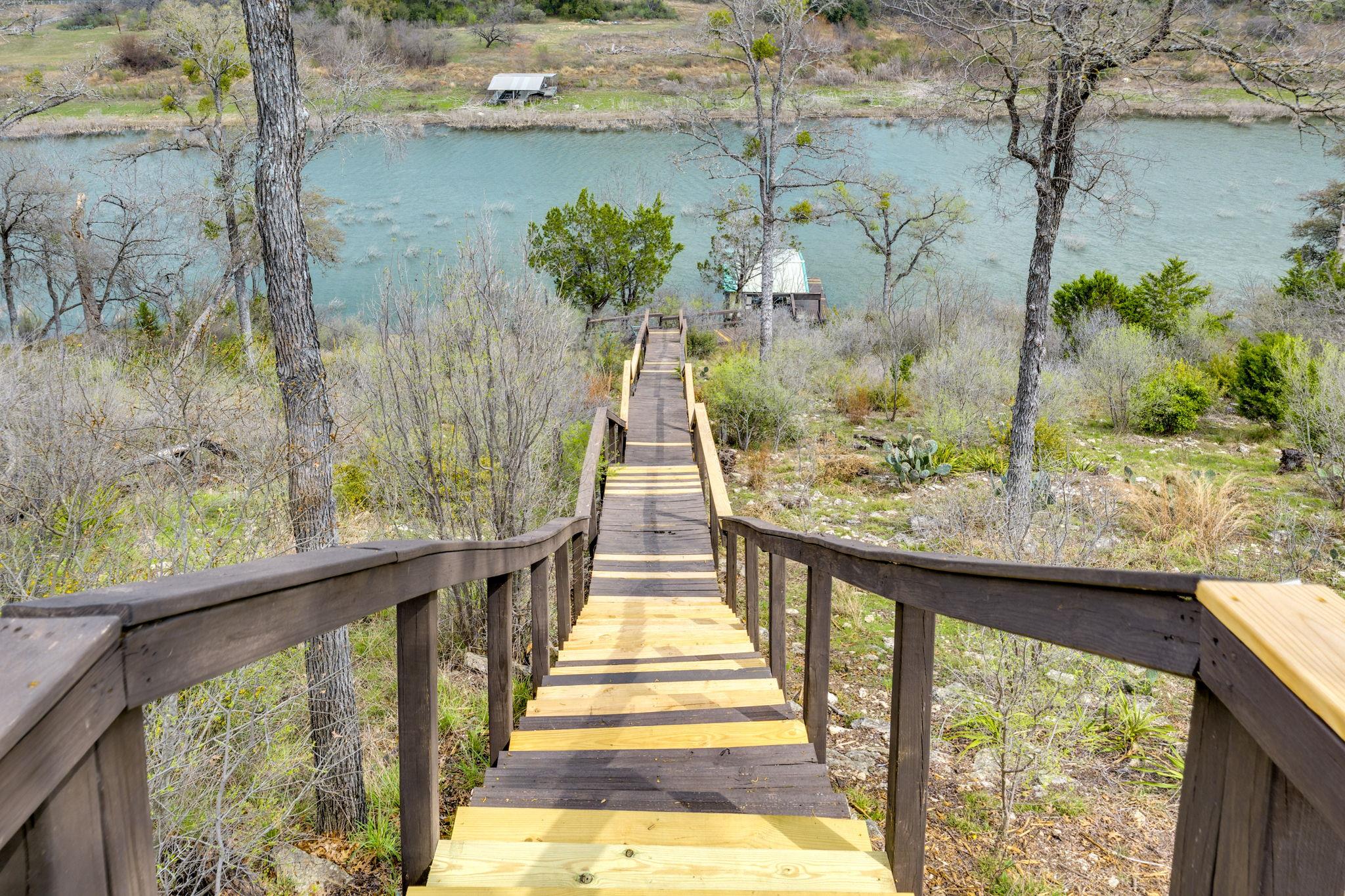 24236 Spur Trl, Spicewood, TX 78620