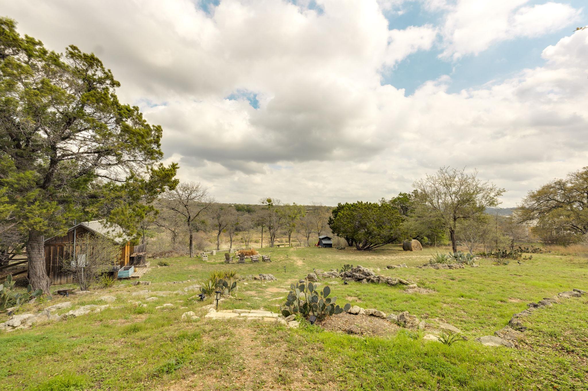 24236 Spur Trl, Spicewood, TX 78620