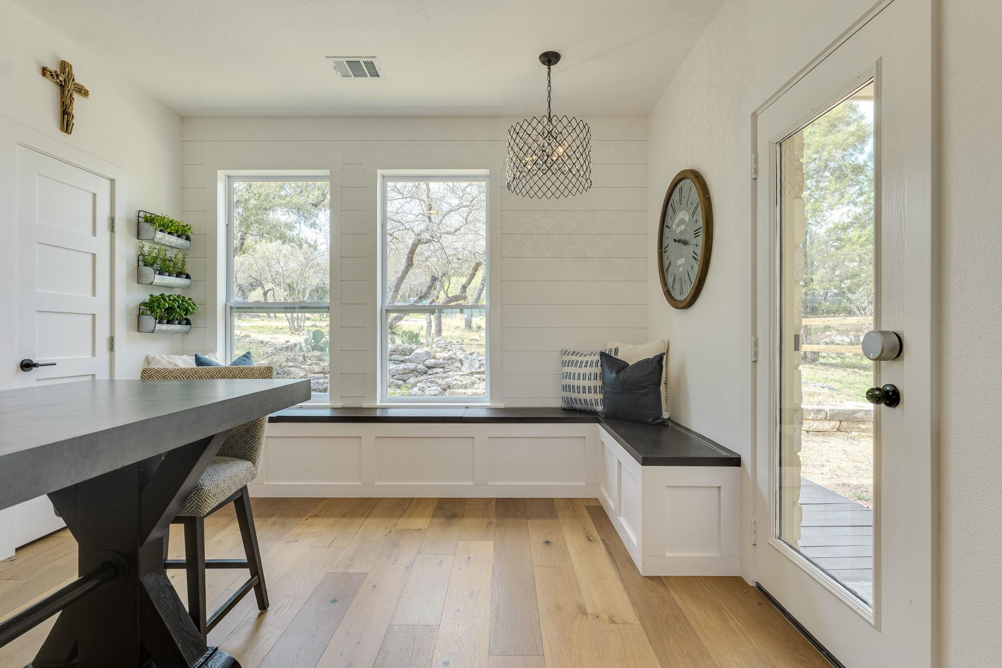 24236 Spur Trl, Spicewood, TX 78620