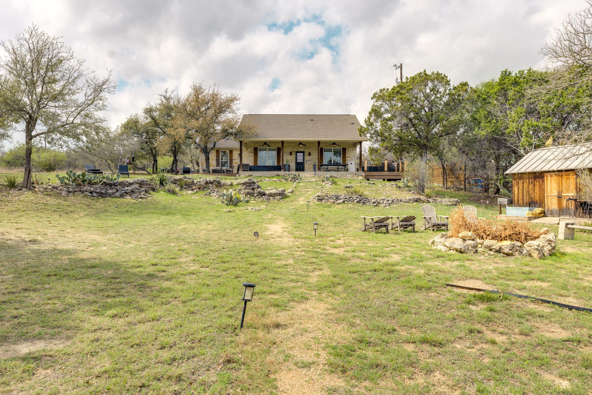 24236 Spur Trl, Spicewood, TX 78620