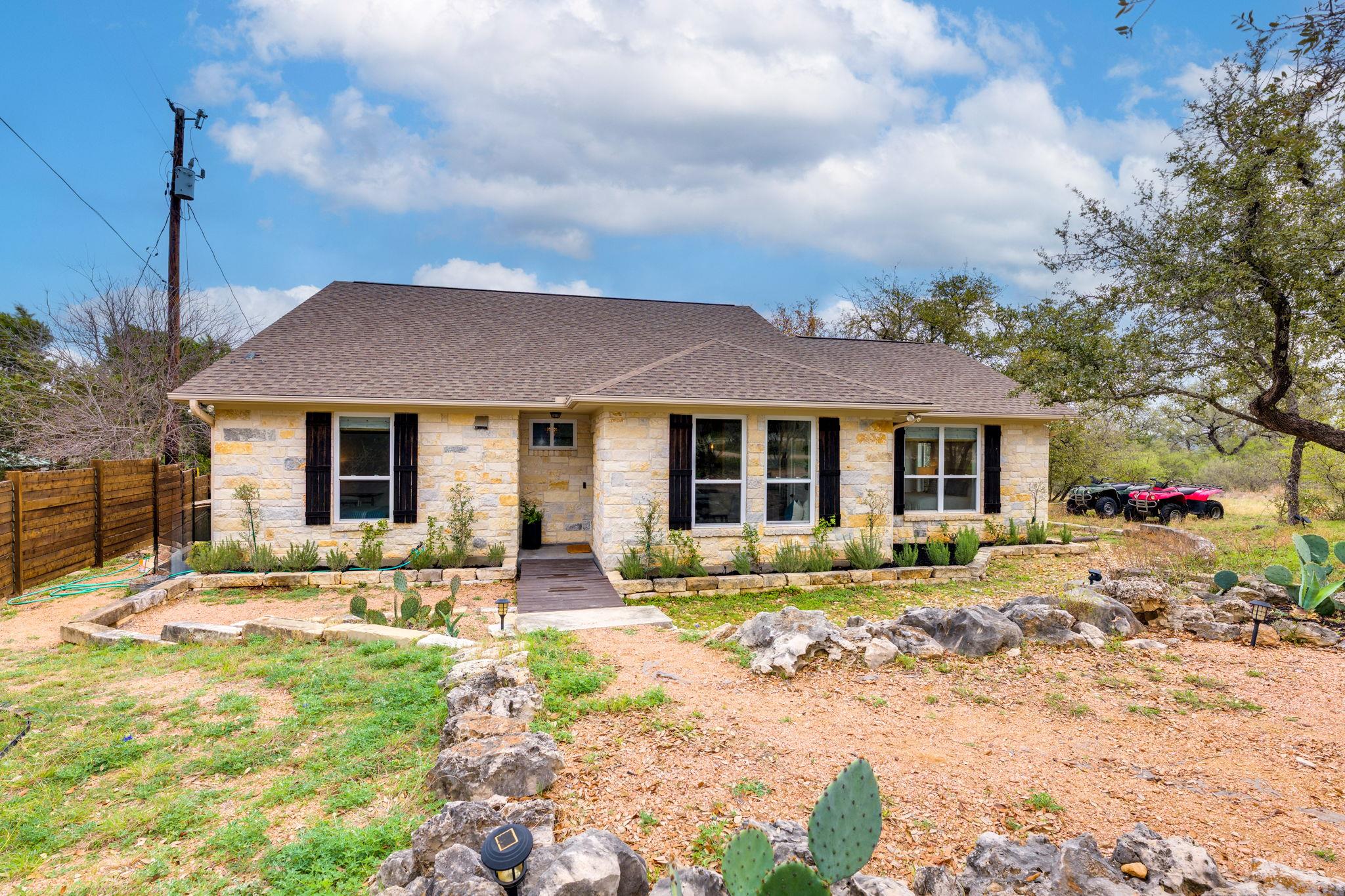 24236 Spur Trl, Spicewood, TX 78620