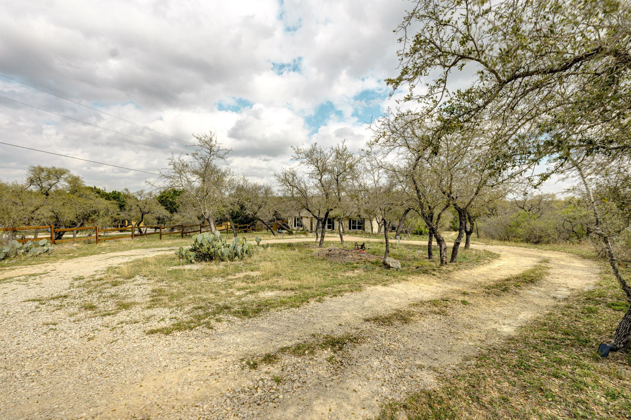 24236 Spur Trl, Spicewood, TX 78620