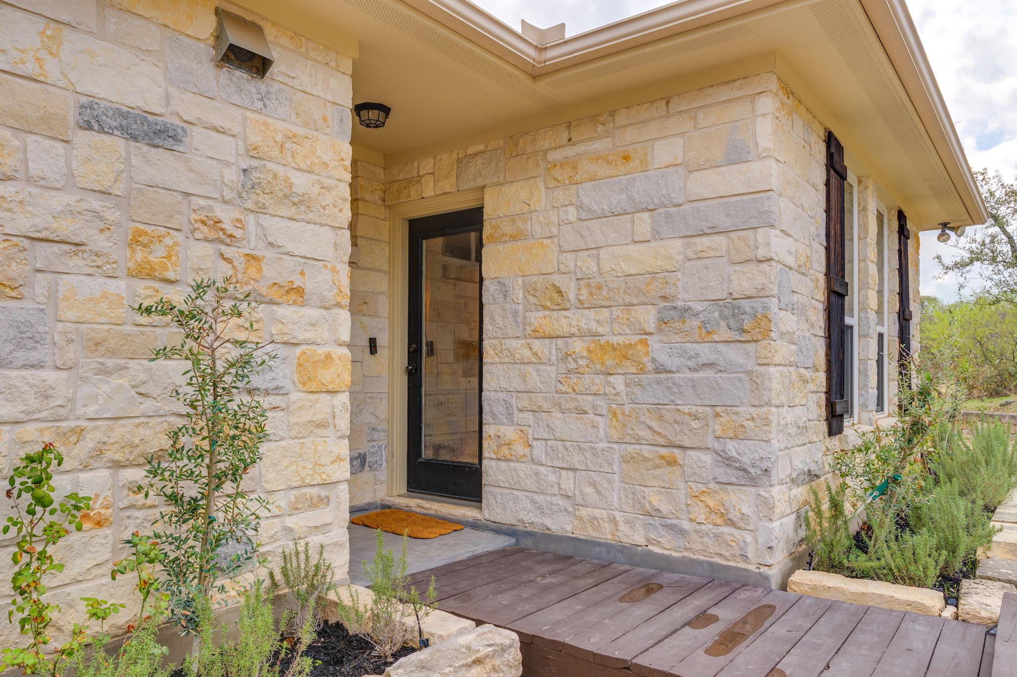 24236 Spur Trl, Spicewood, TX 78620