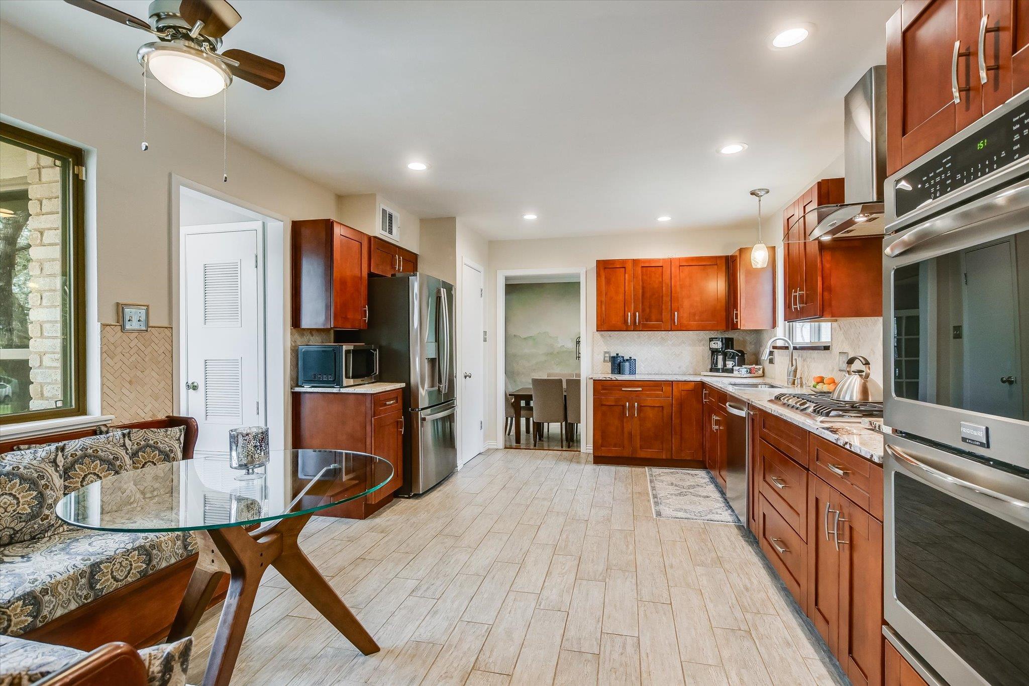 7009 Danwood Dr, Austin, TX 78759