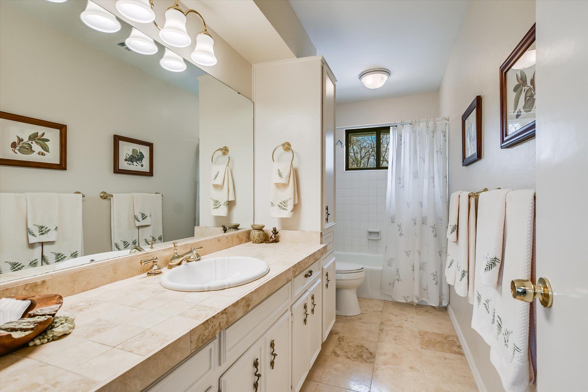 7009 Danwood Dr, Austin, TX 78759