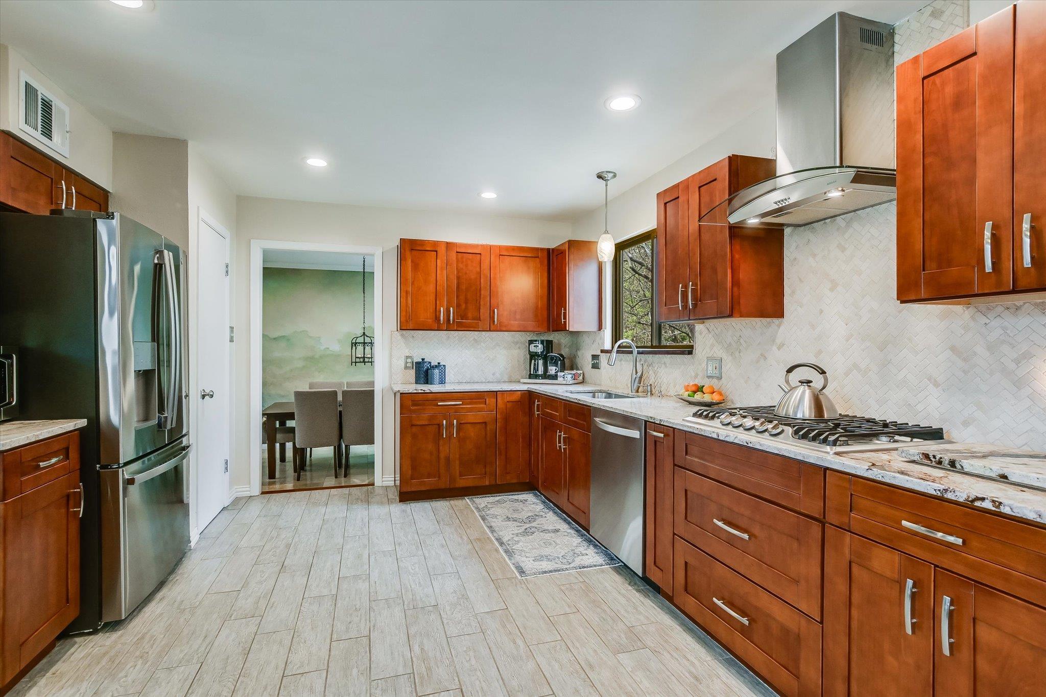 7009 Danwood Dr, Austin, TX 78759