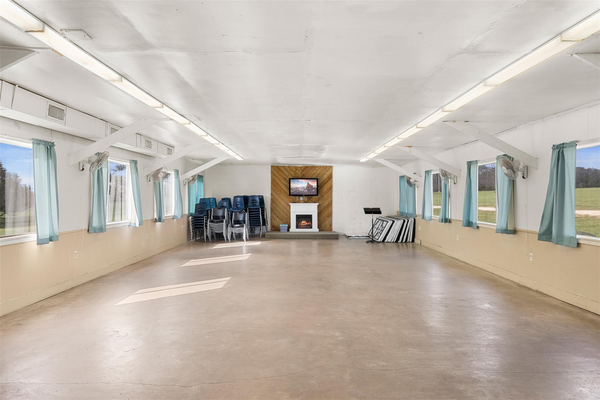 1115 County Road 307, Alleyton, TX 78935