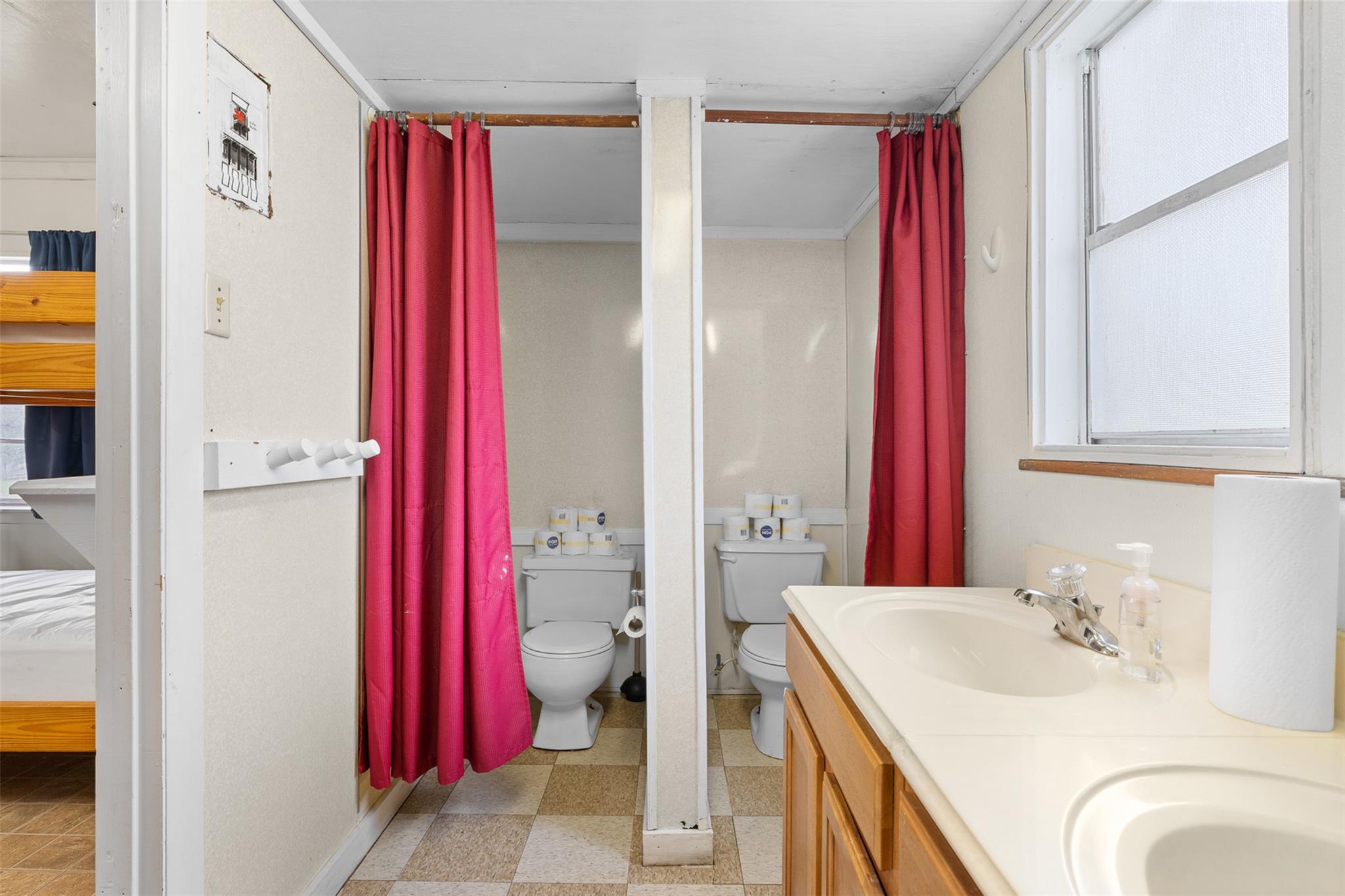 1115 County Road 307, Alleyton, TX 78935