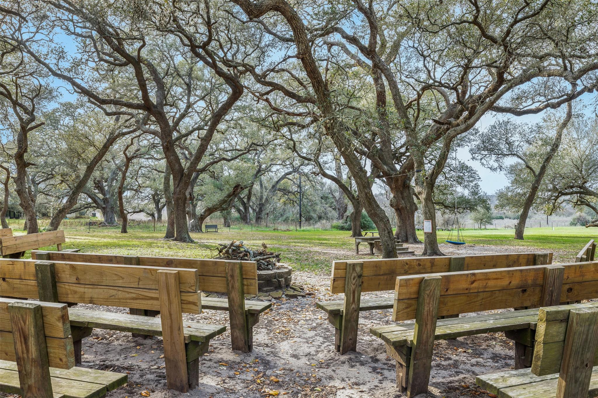 1115 County Road 307, Alleyton, TX 78935