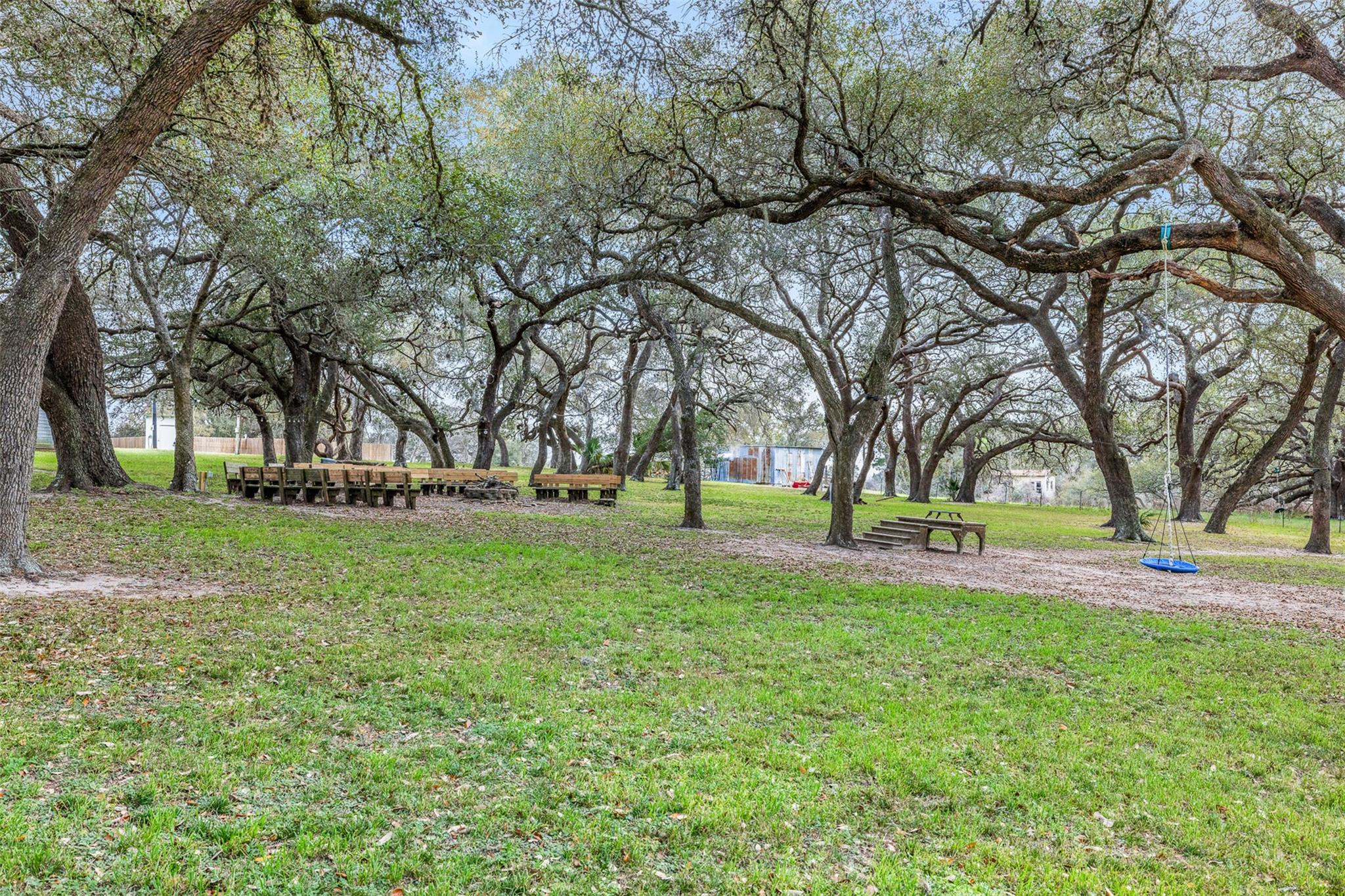 1115 County Road 307, Alleyton, TX 78935