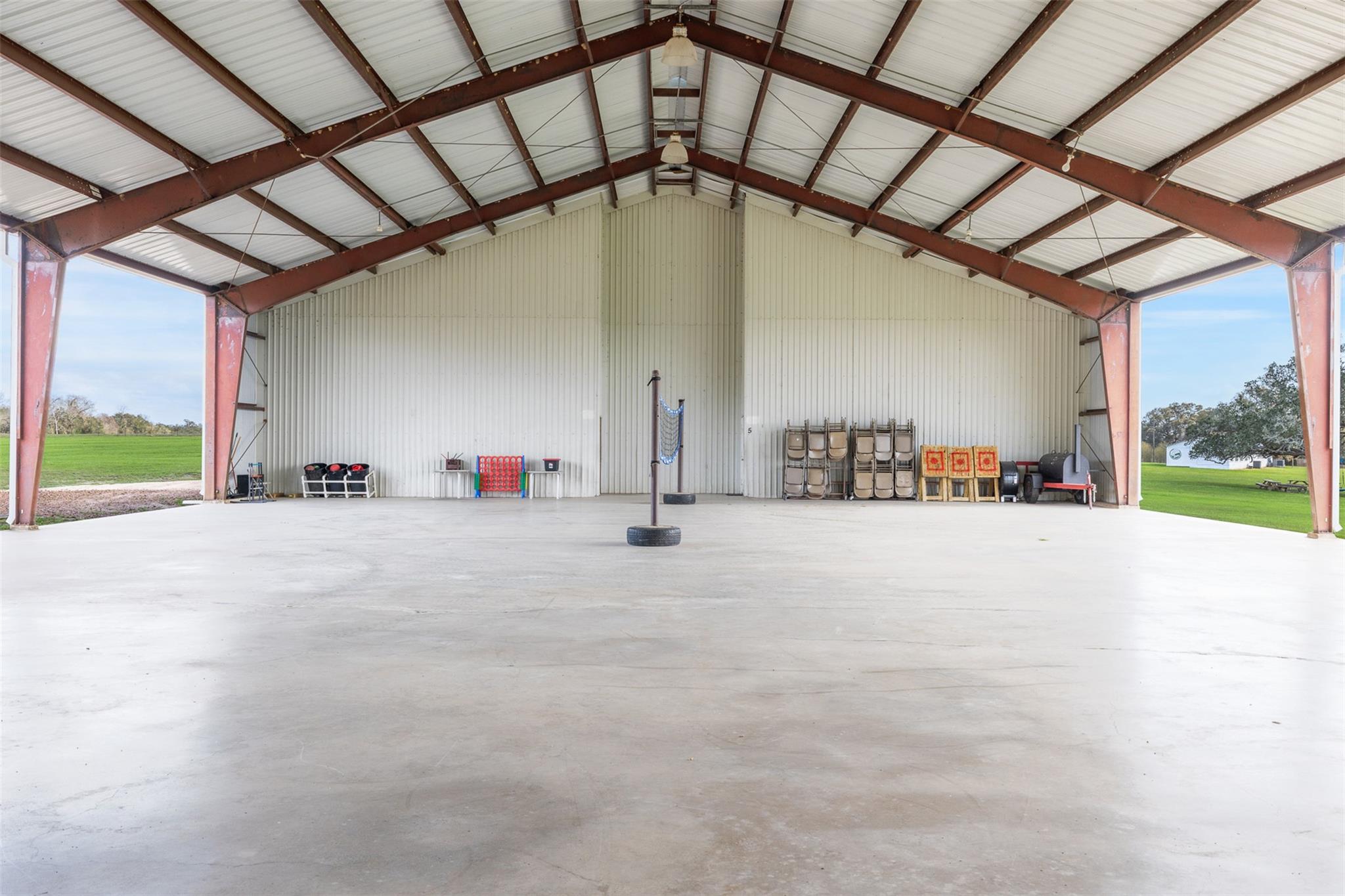 1115 County Road 307, Alleyton, TX 78935