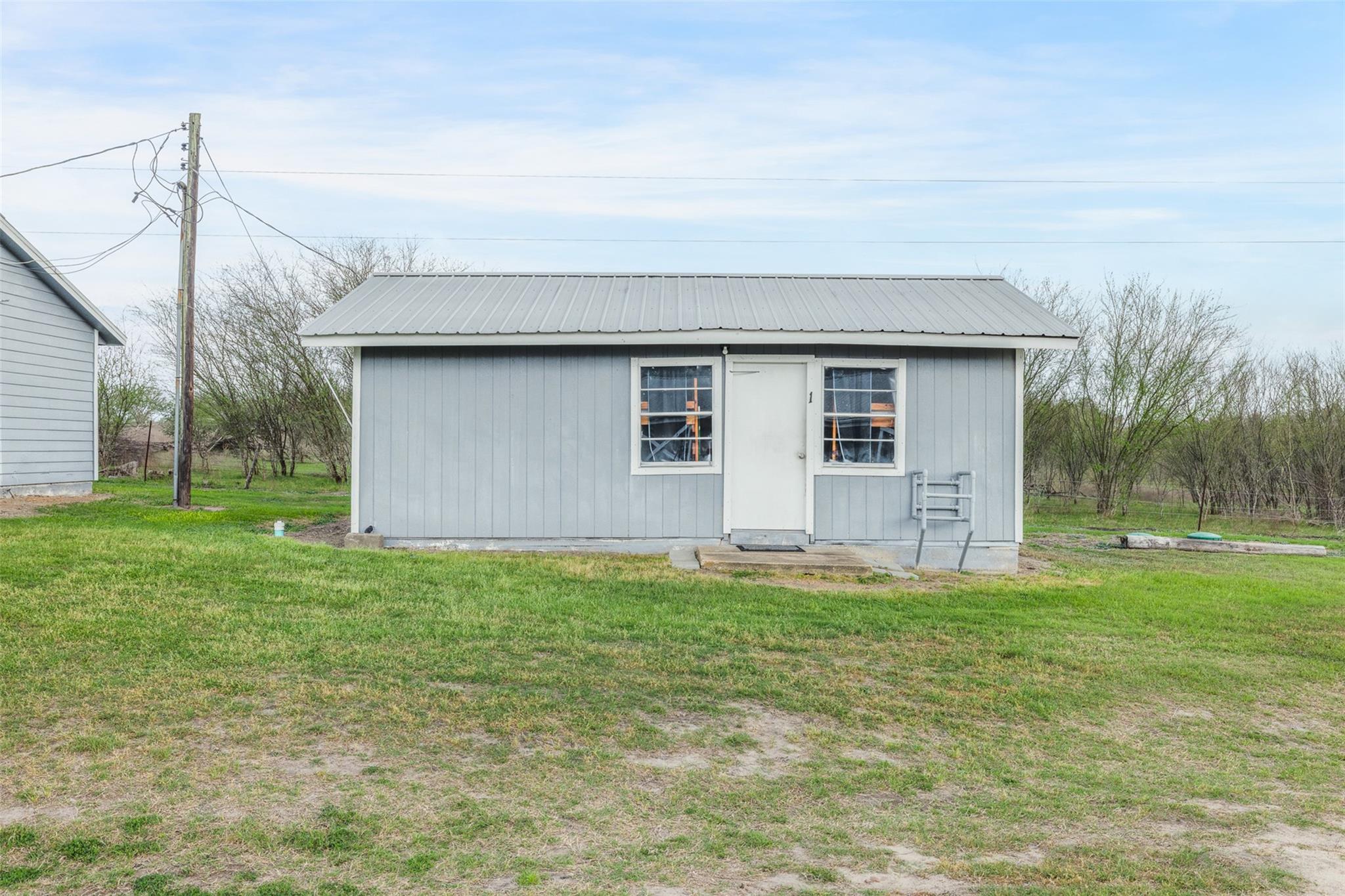 1115 County Road 307, Alleyton, TX 78935