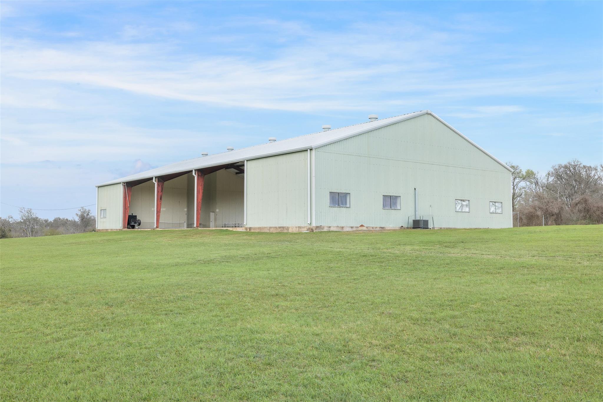 1115 County Road 307, Alleyton, TX 78935