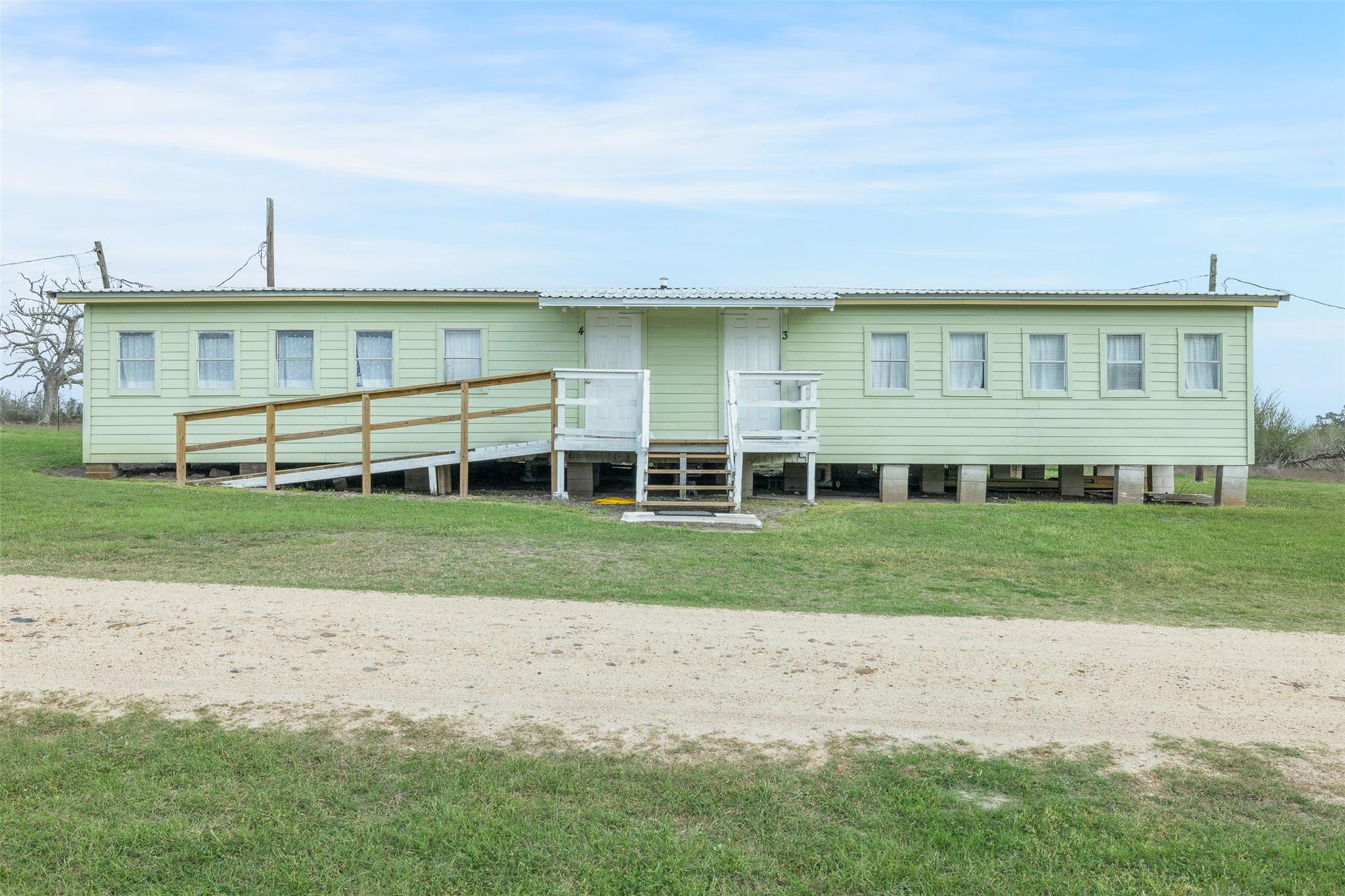 1115 County Road 307, Alleyton, TX 78935