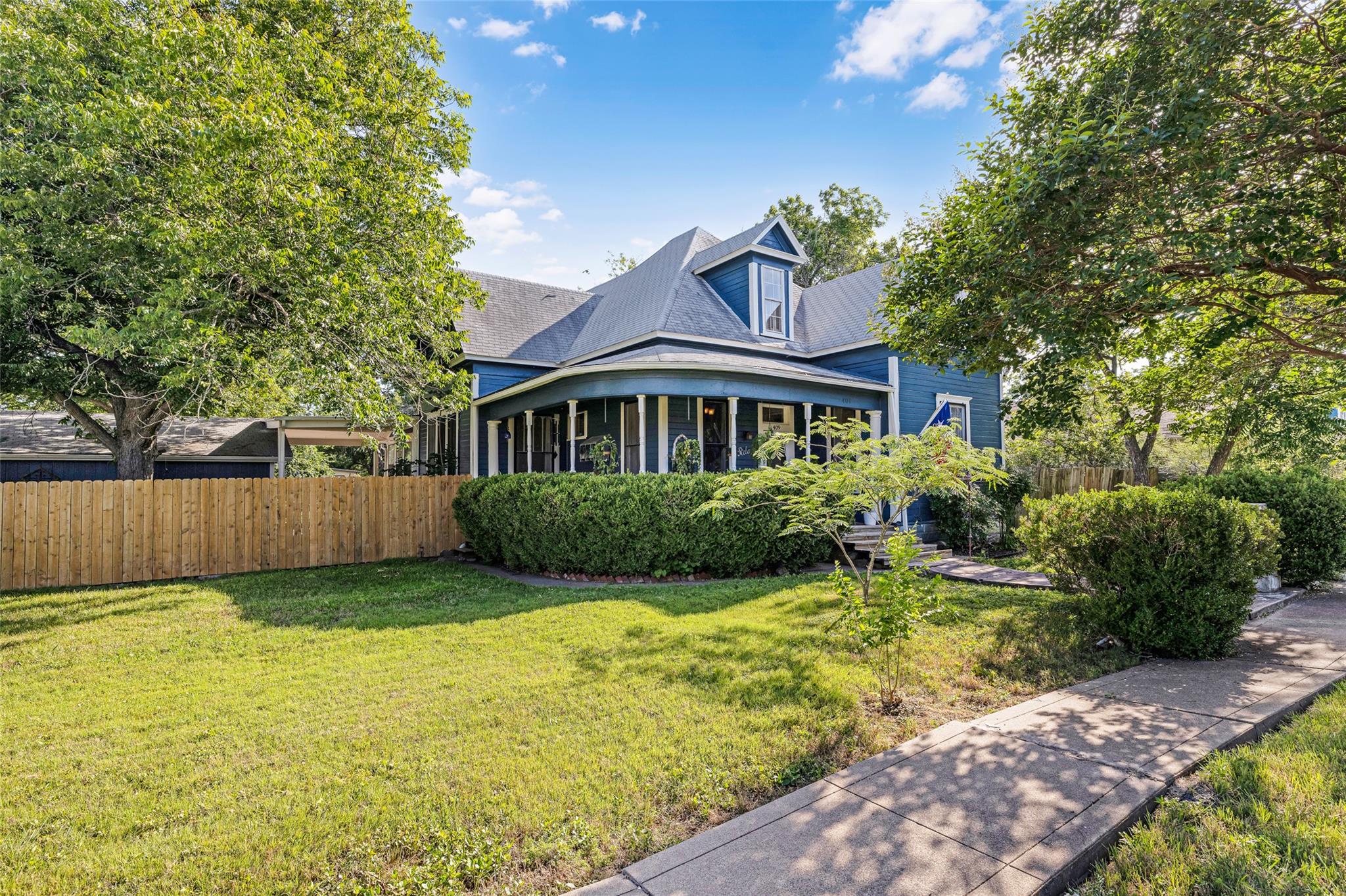 409 W Clark St, Bartlett, TX 76511