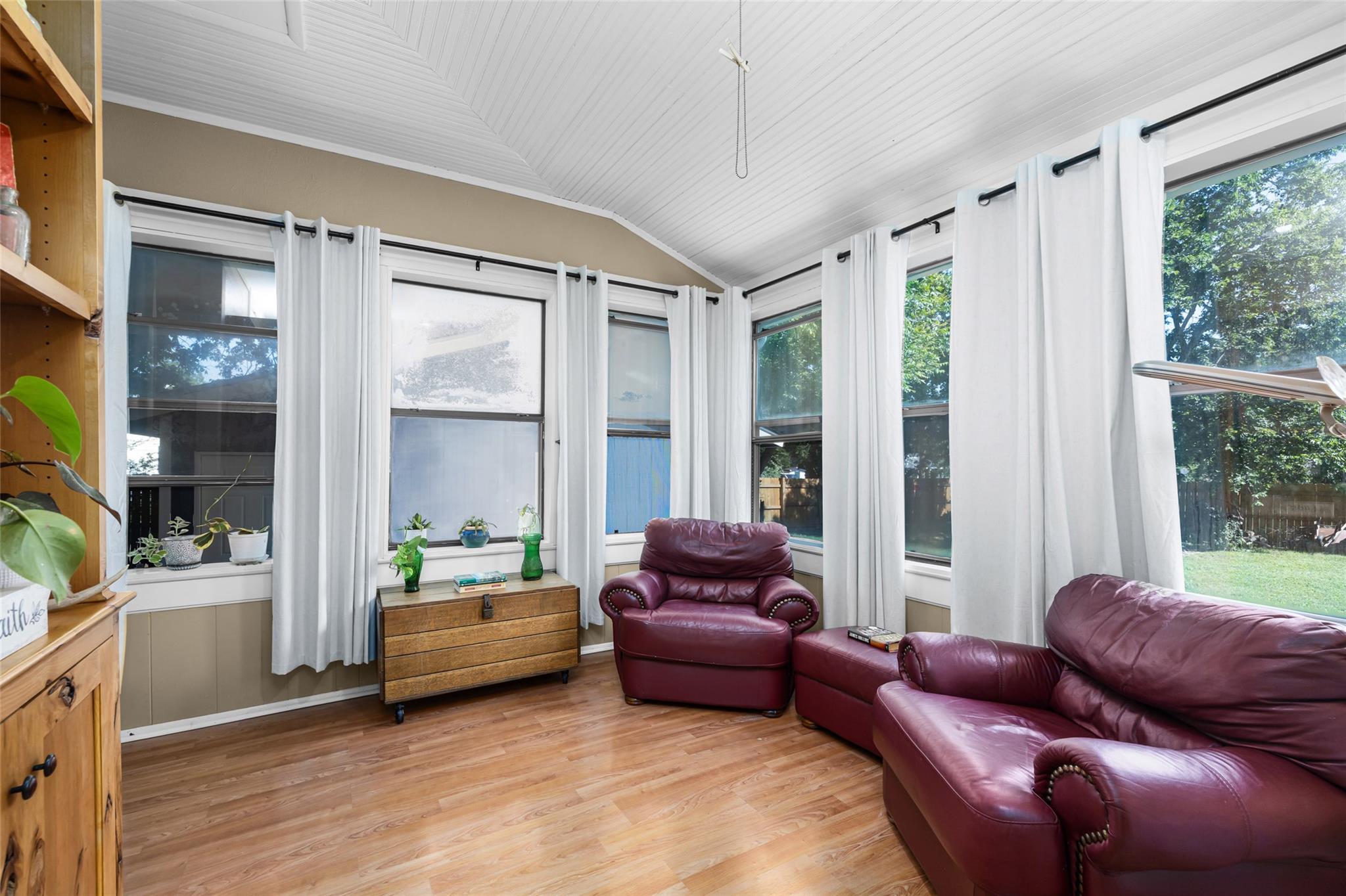 409 W Clark St, Bartlett, TX 76511