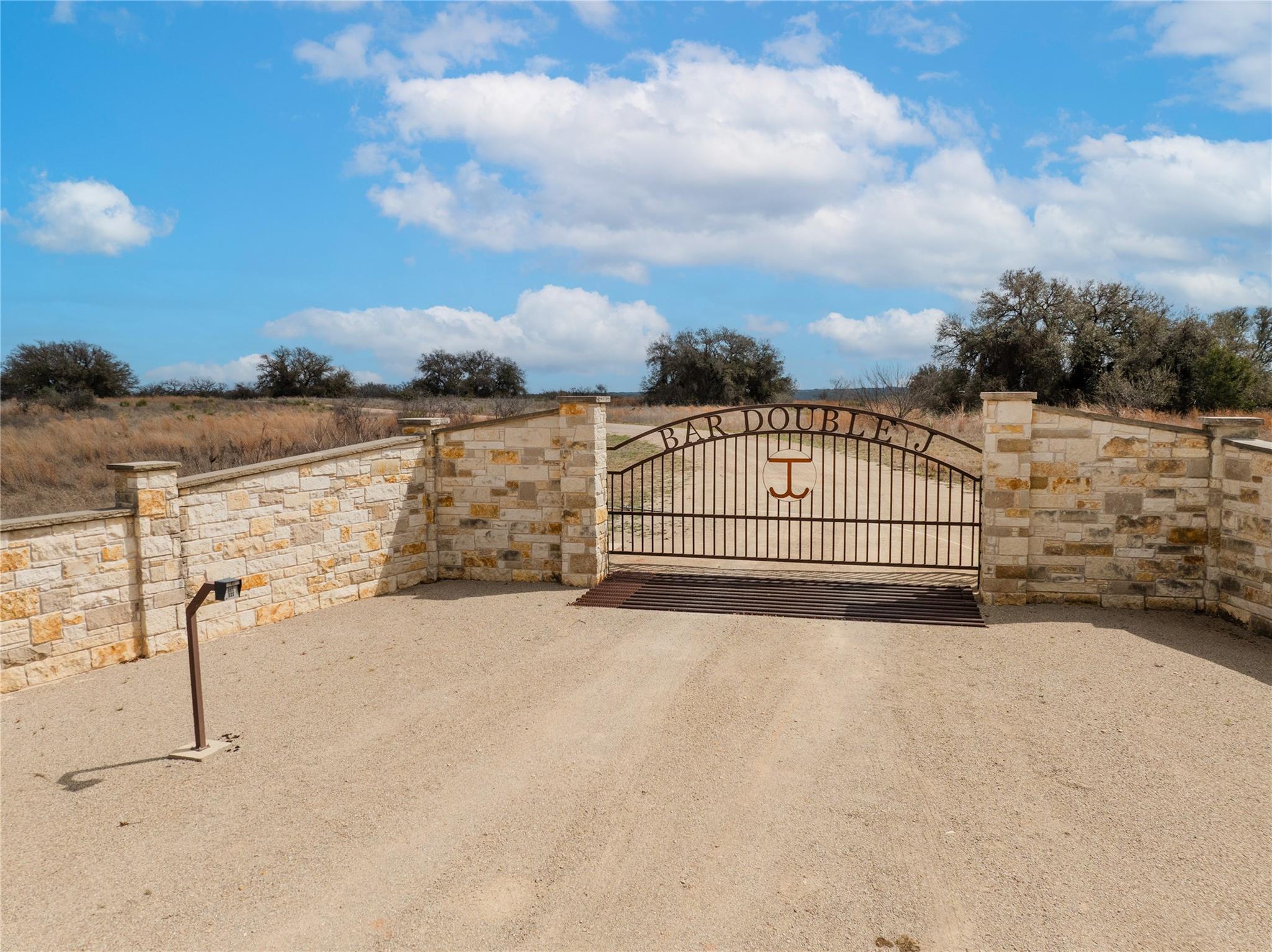 630 N Cr 531, Mullin, TX 76864