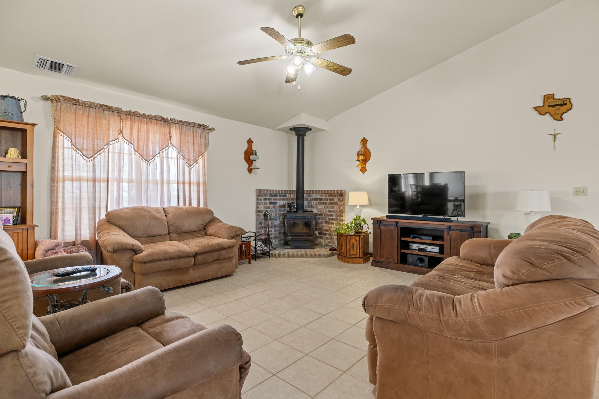 2020 Wendel Rd, Harper, TX 78631