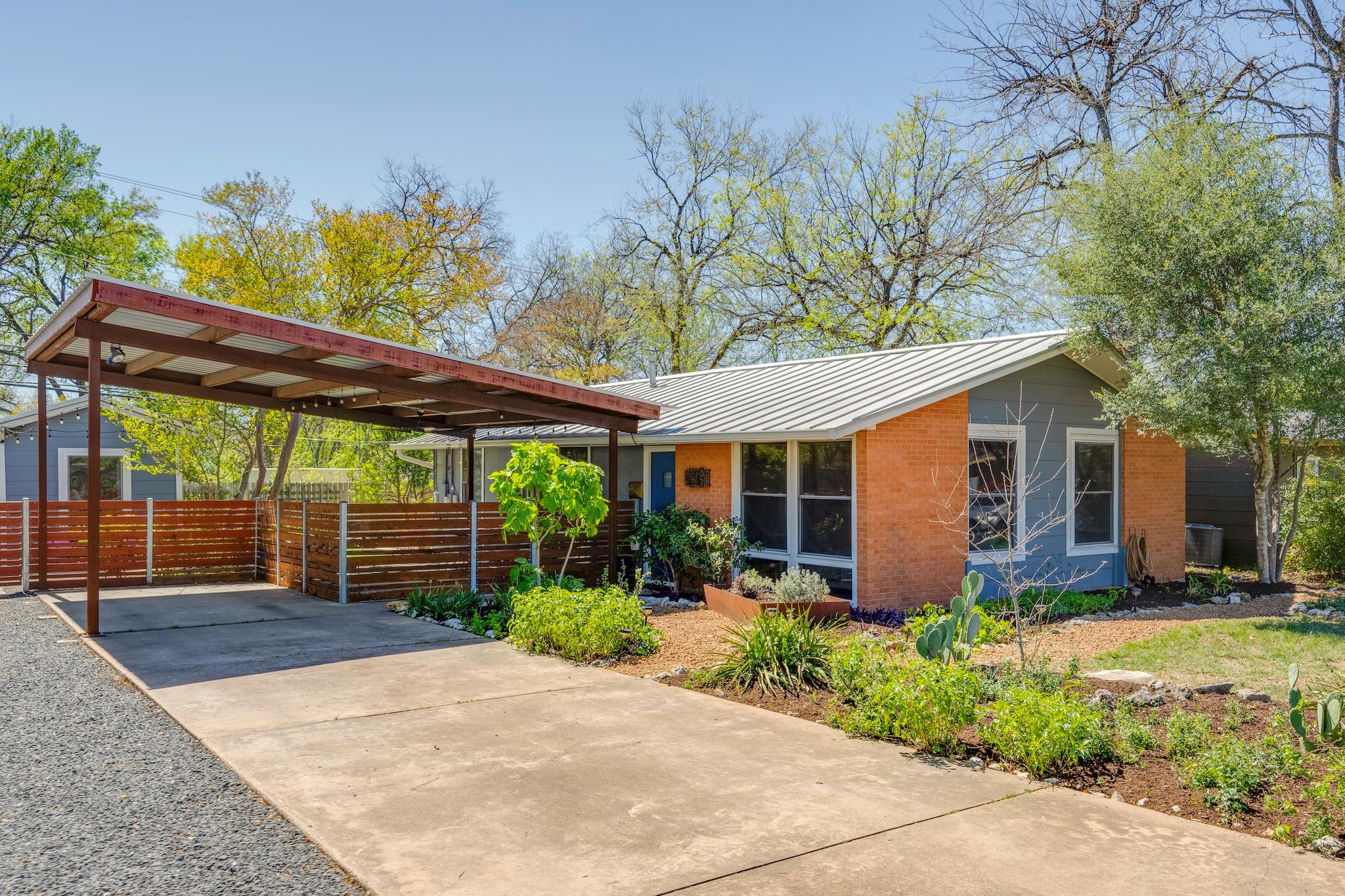 1313 Corona Dr, Austin, TX 78723
