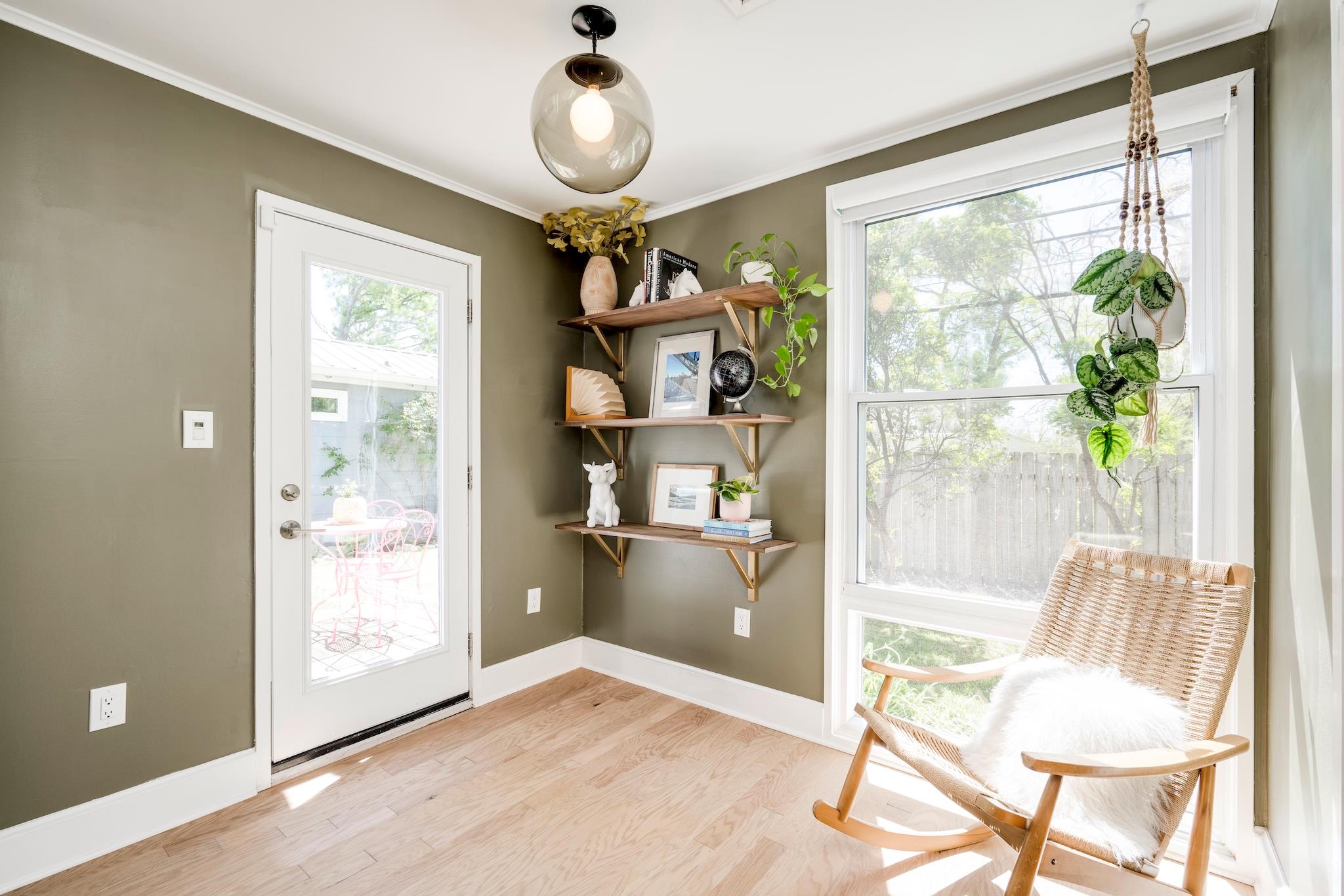 1313 Corona Dr, Austin, TX 78723