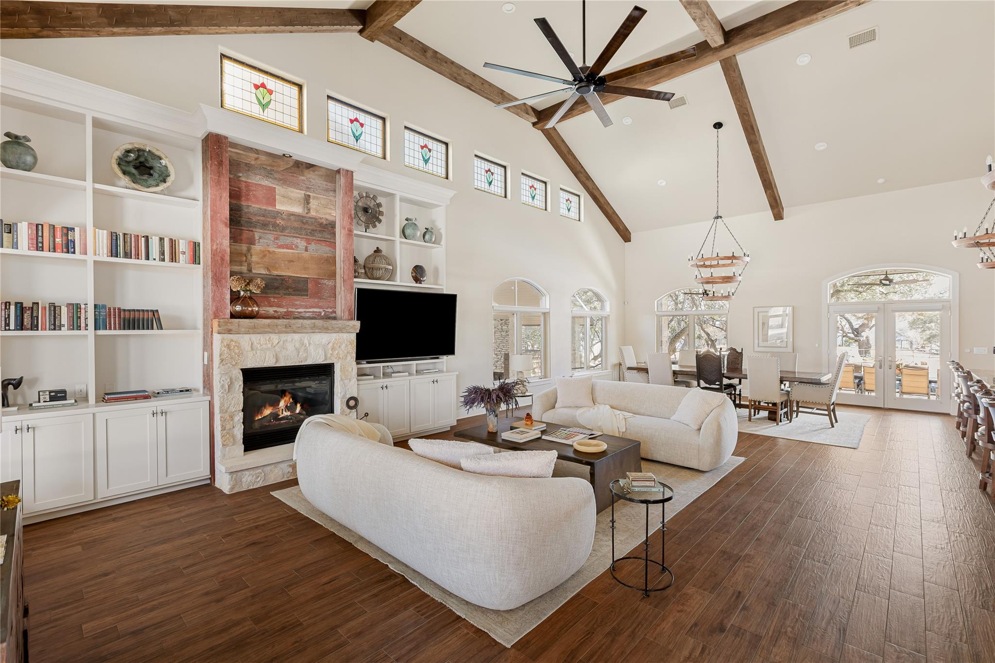 1450 Los Escondidos St, Marble Falls, TX 78654