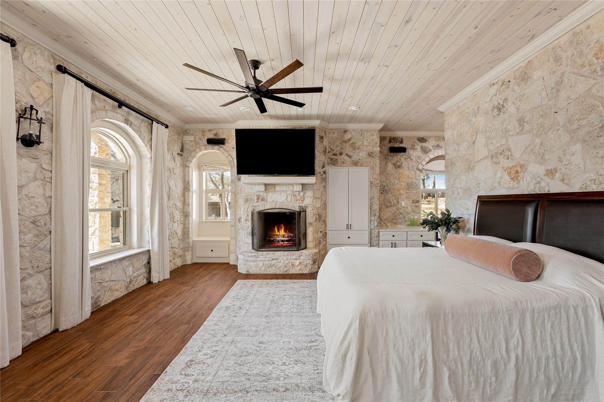 1450 Los Escondidos St, Marble Falls, TX 78654