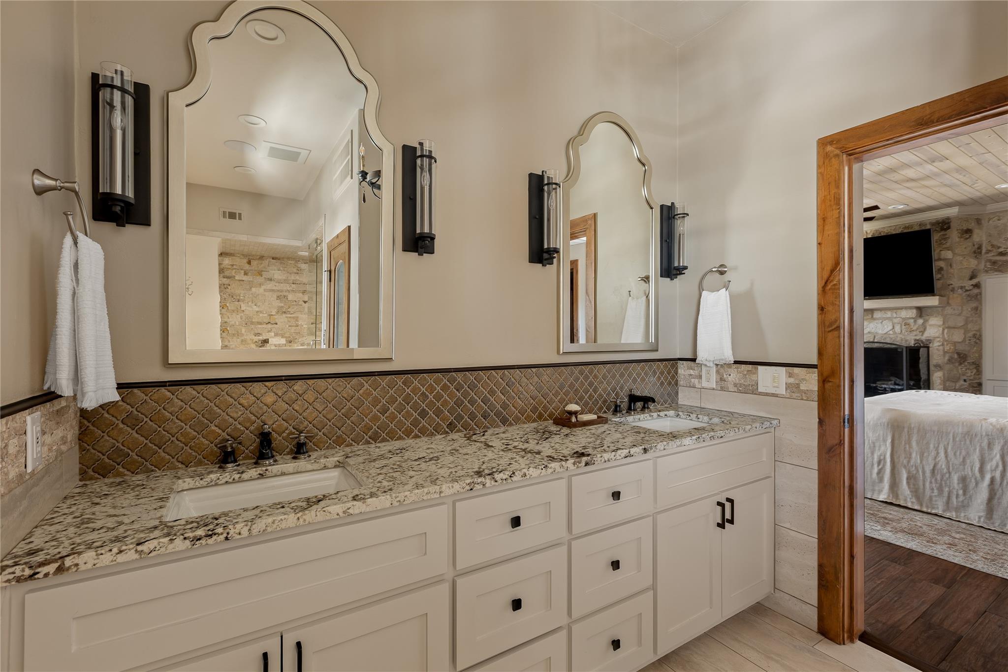 1450 Los Escondidos St, Marble Falls, TX 78654