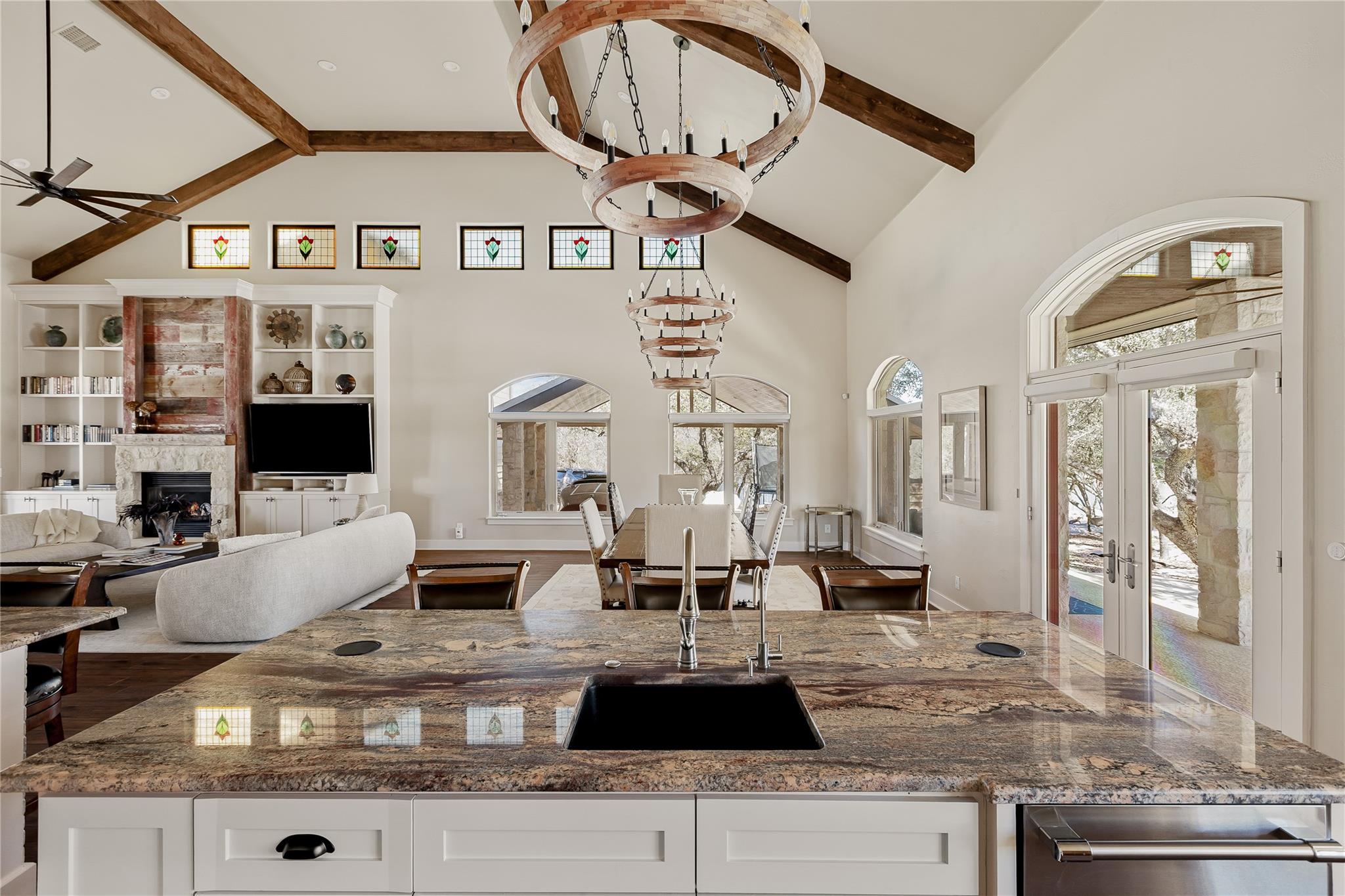 1450 Los Escondidos St, Marble Falls, TX 78654