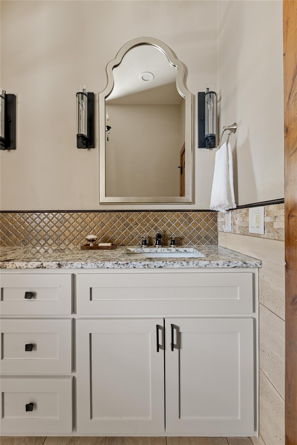 1450 Los Escondidos St, Marble Falls, TX 78654