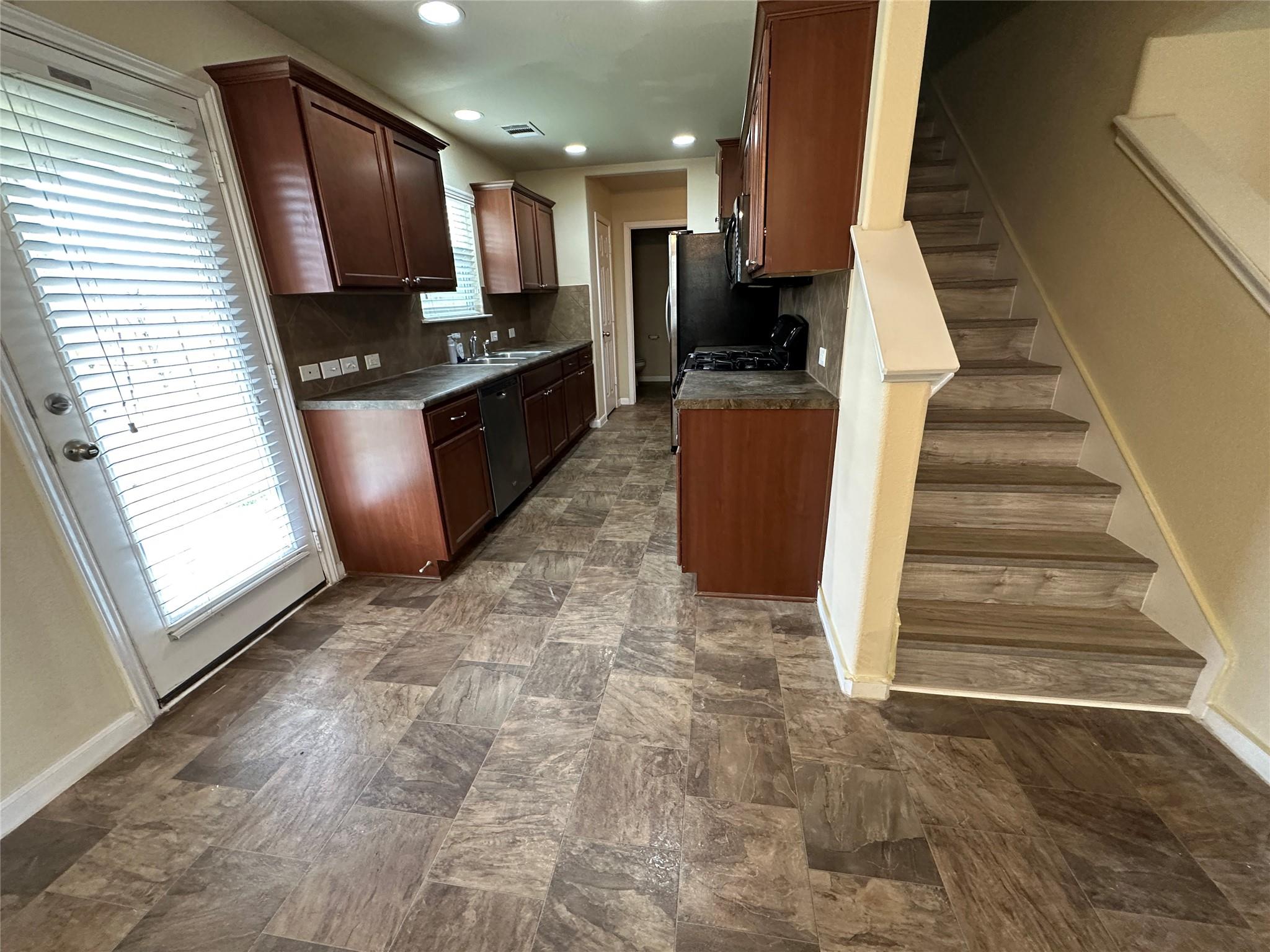 307 Wild Cat Dr, Bastrop, TX 78602