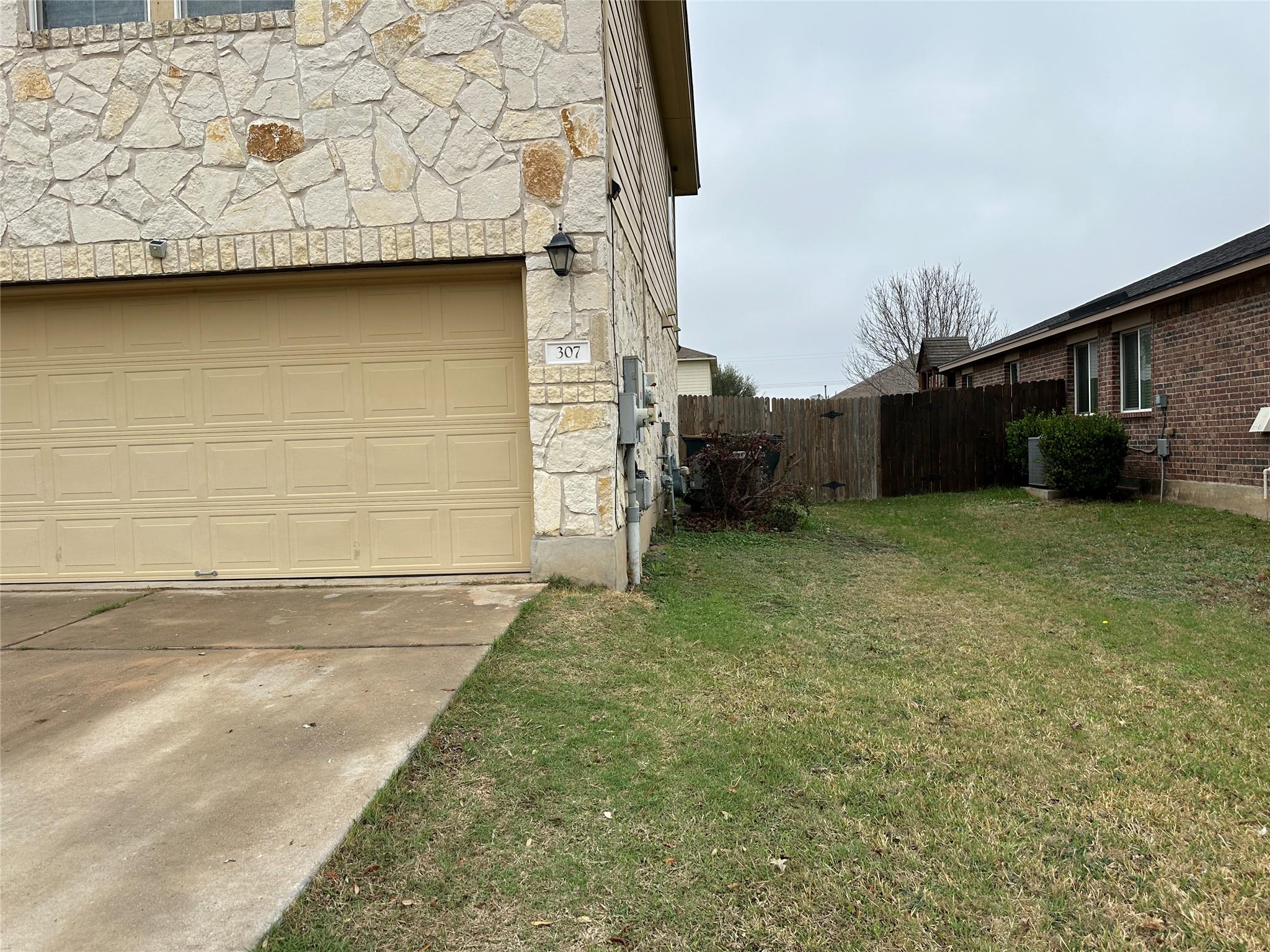 307 Wild Cat Dr, Bastrop, TX 78602