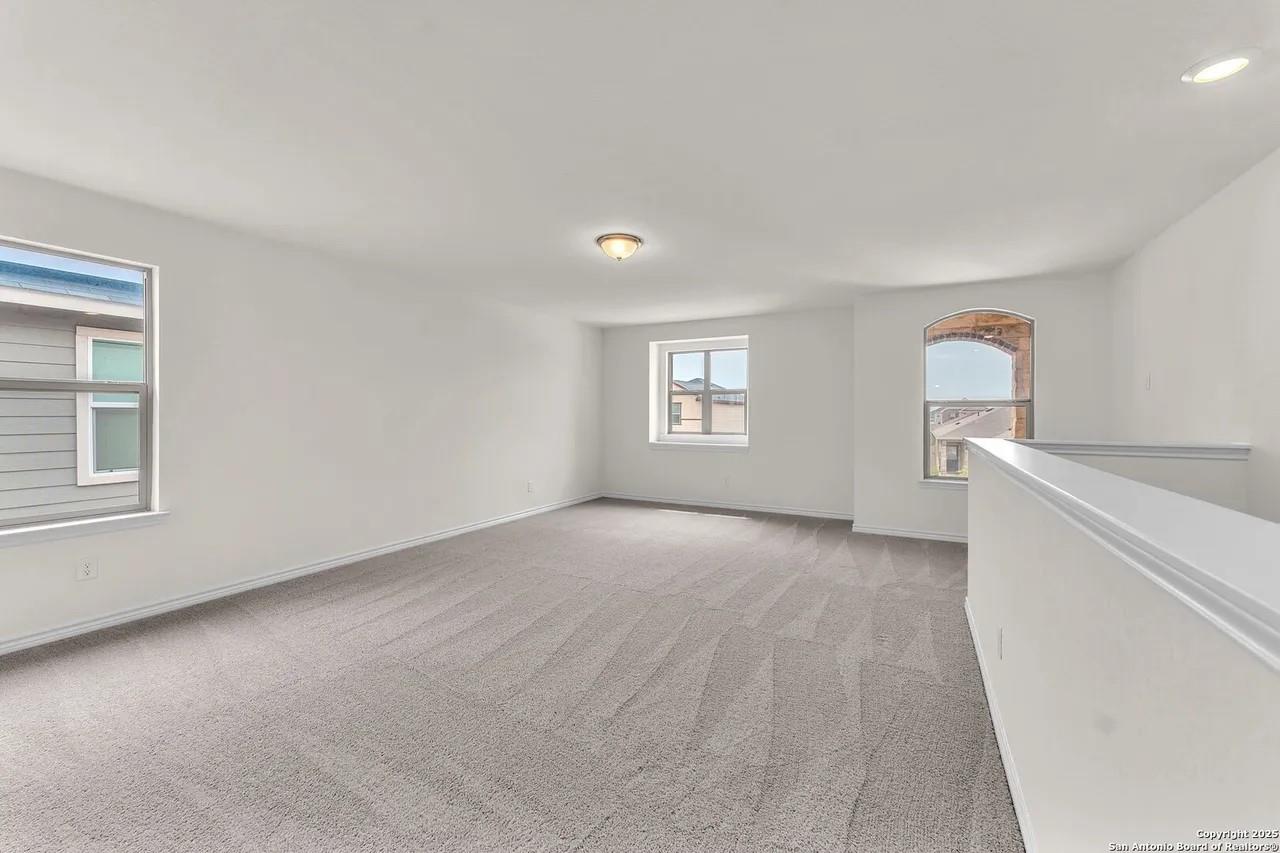 412 Deer Crest Dr, New Braunfels, TX 78130