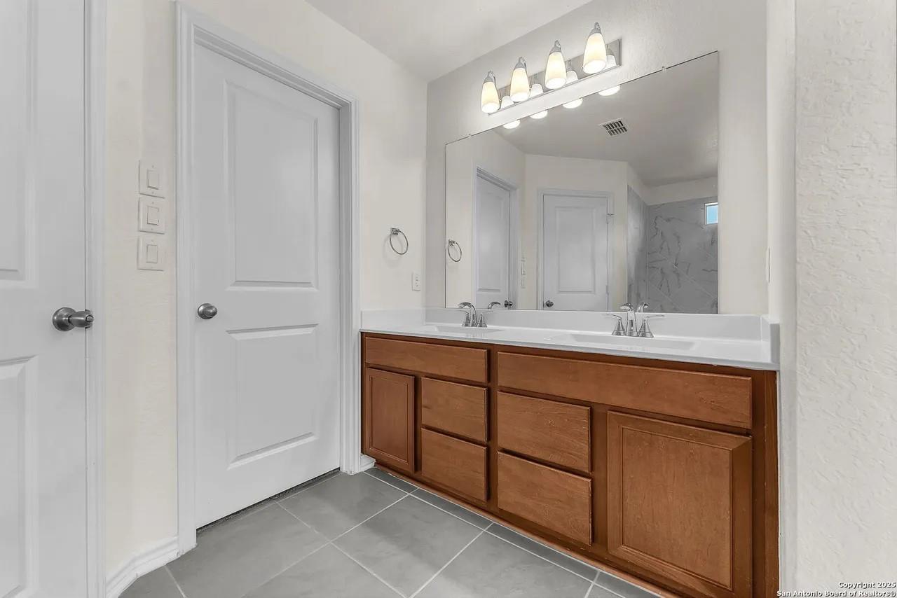 412 Deer Crest Dr, New Braunfels, TX 78130