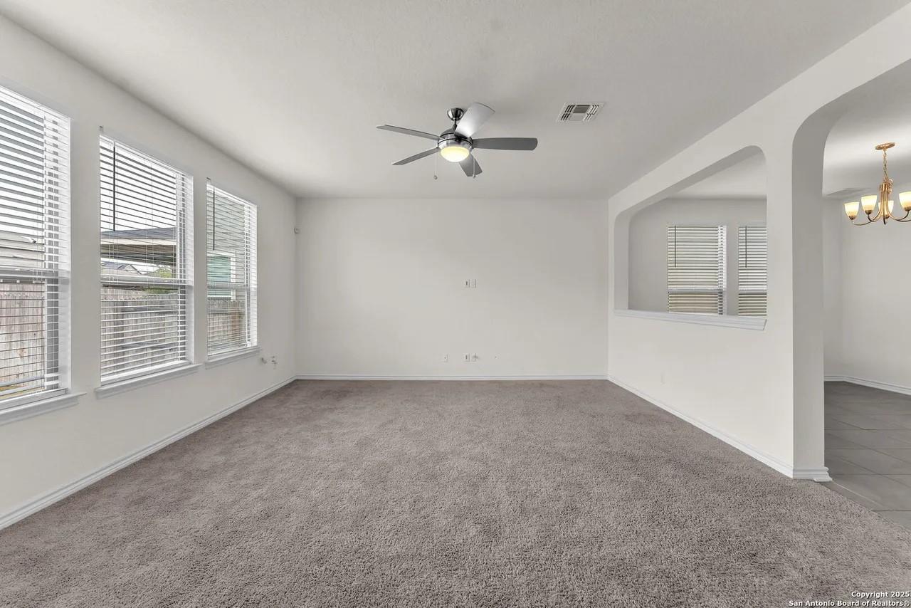 412 Deer Crest Dr, New Braunfels, TX 78130