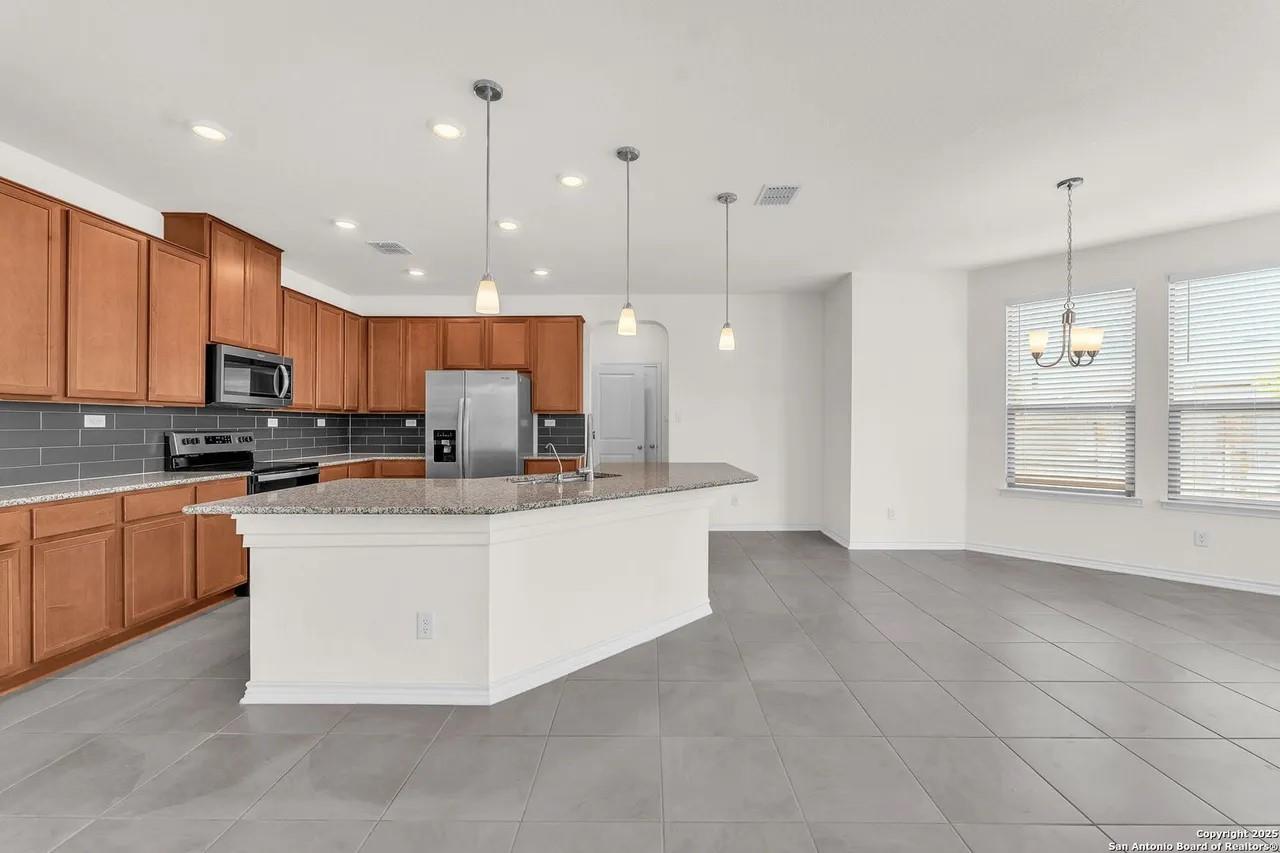 412 Deer Crest Dr, New Braunfels, TX 78130