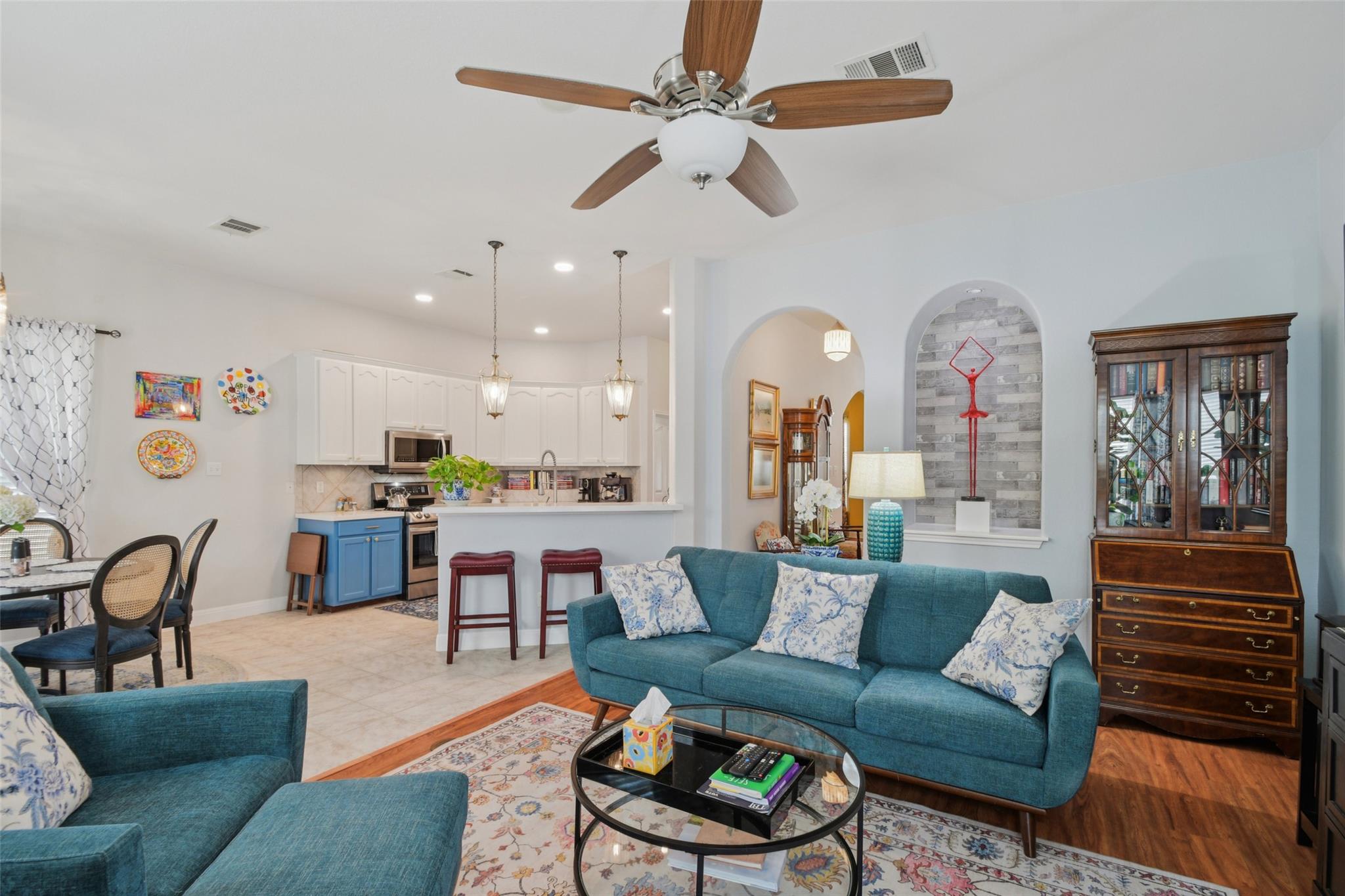 6084 Hartson, Kyle, TX 78640