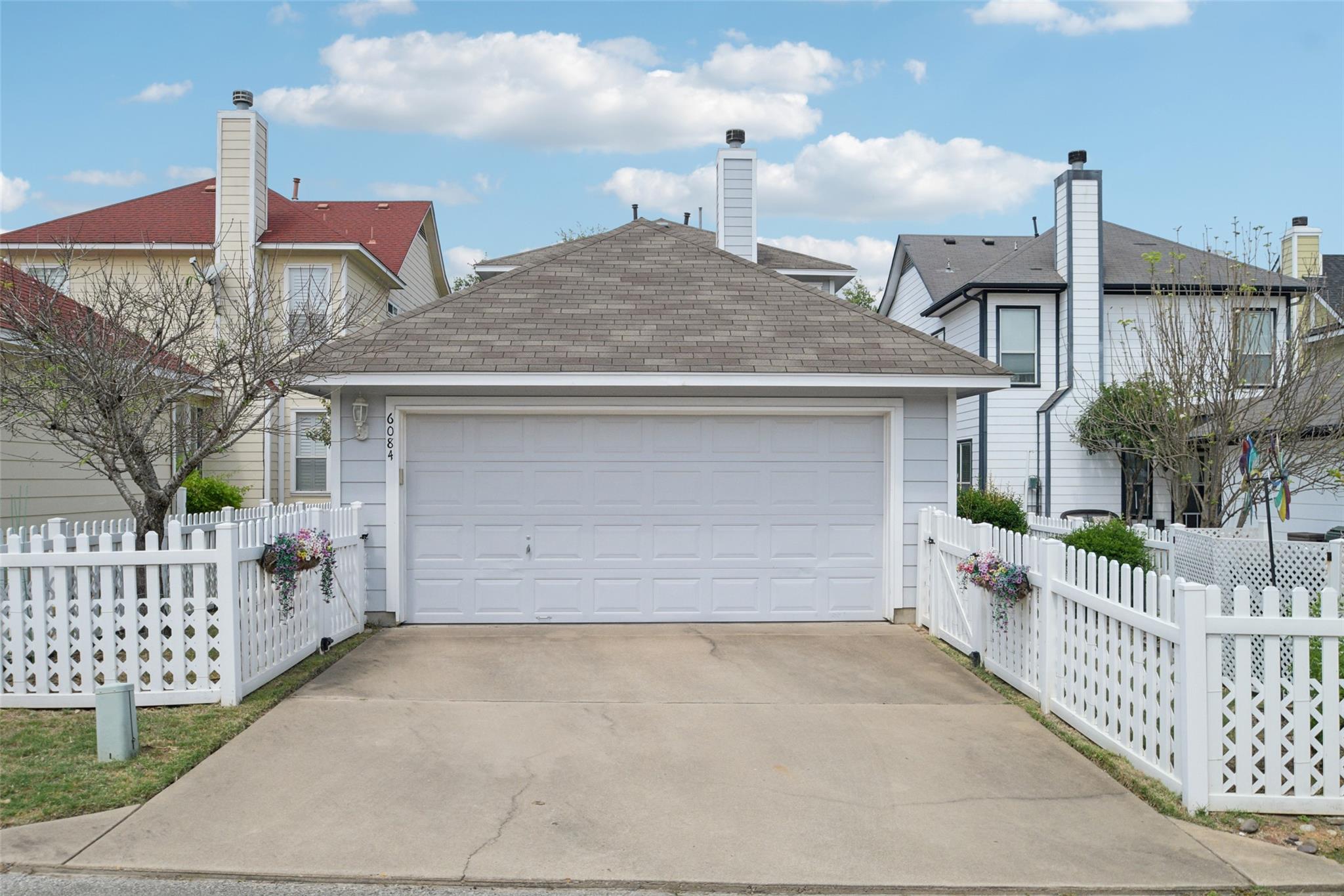 6084 Hartson, Kyle, TX 78640