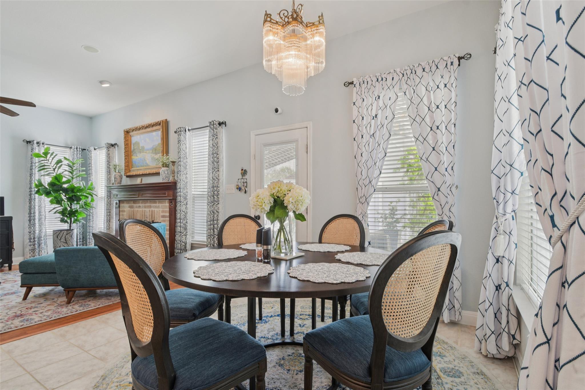 6084 Hartson, Kyle, TX 78640