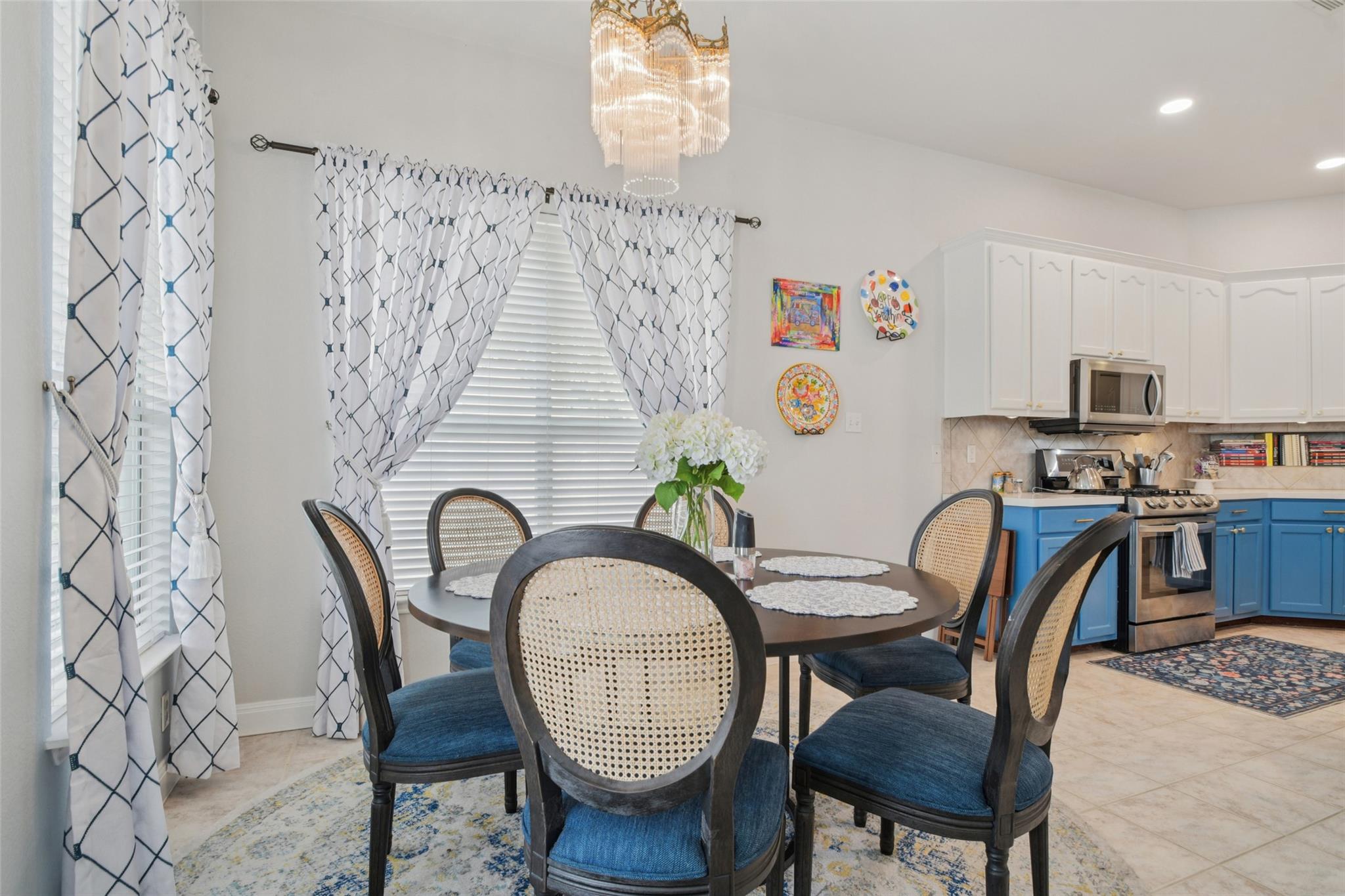 6084 Hartson, Kyle, TX 78640