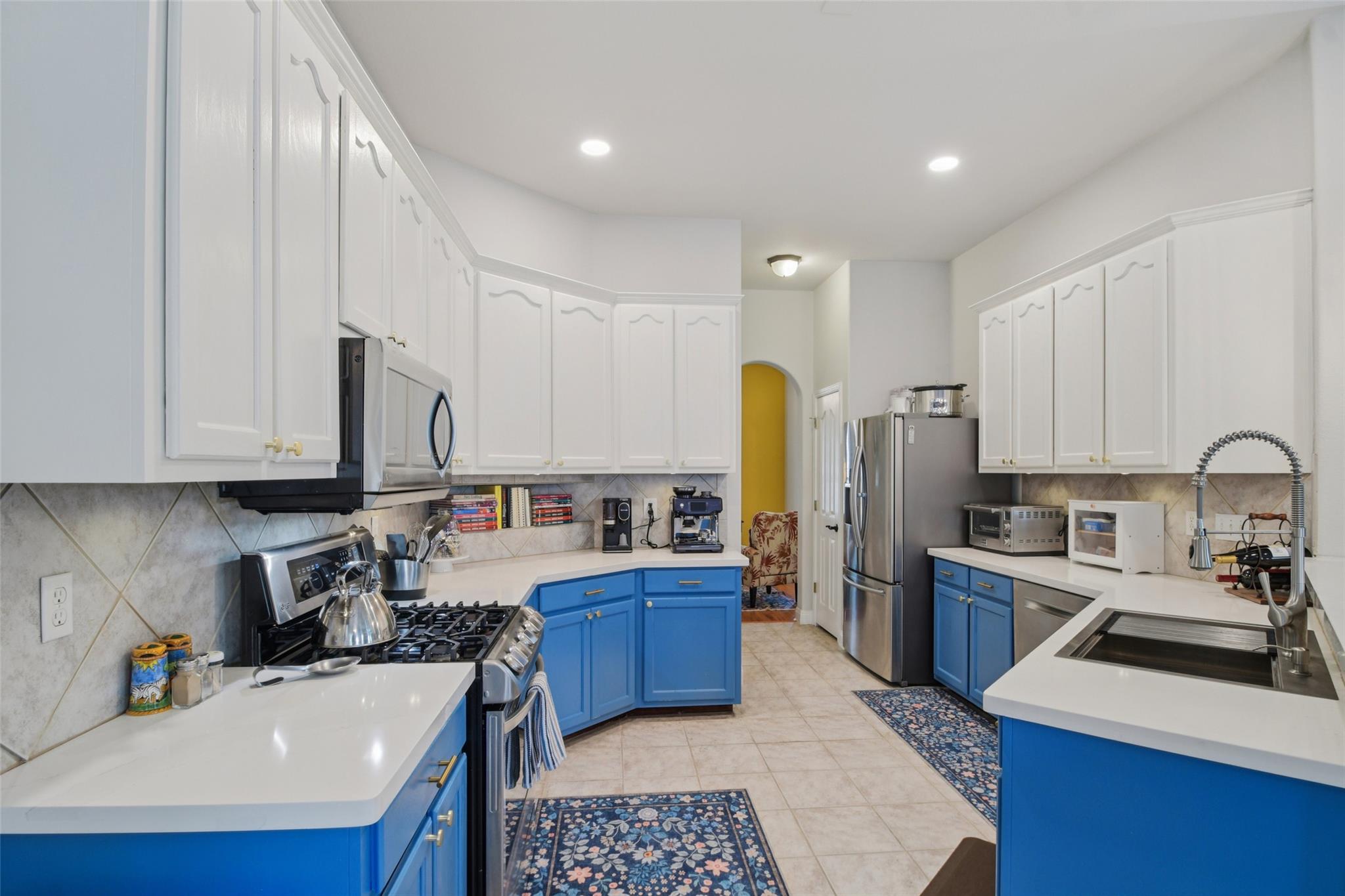 6084 Hartson, Kyle, TX 78640