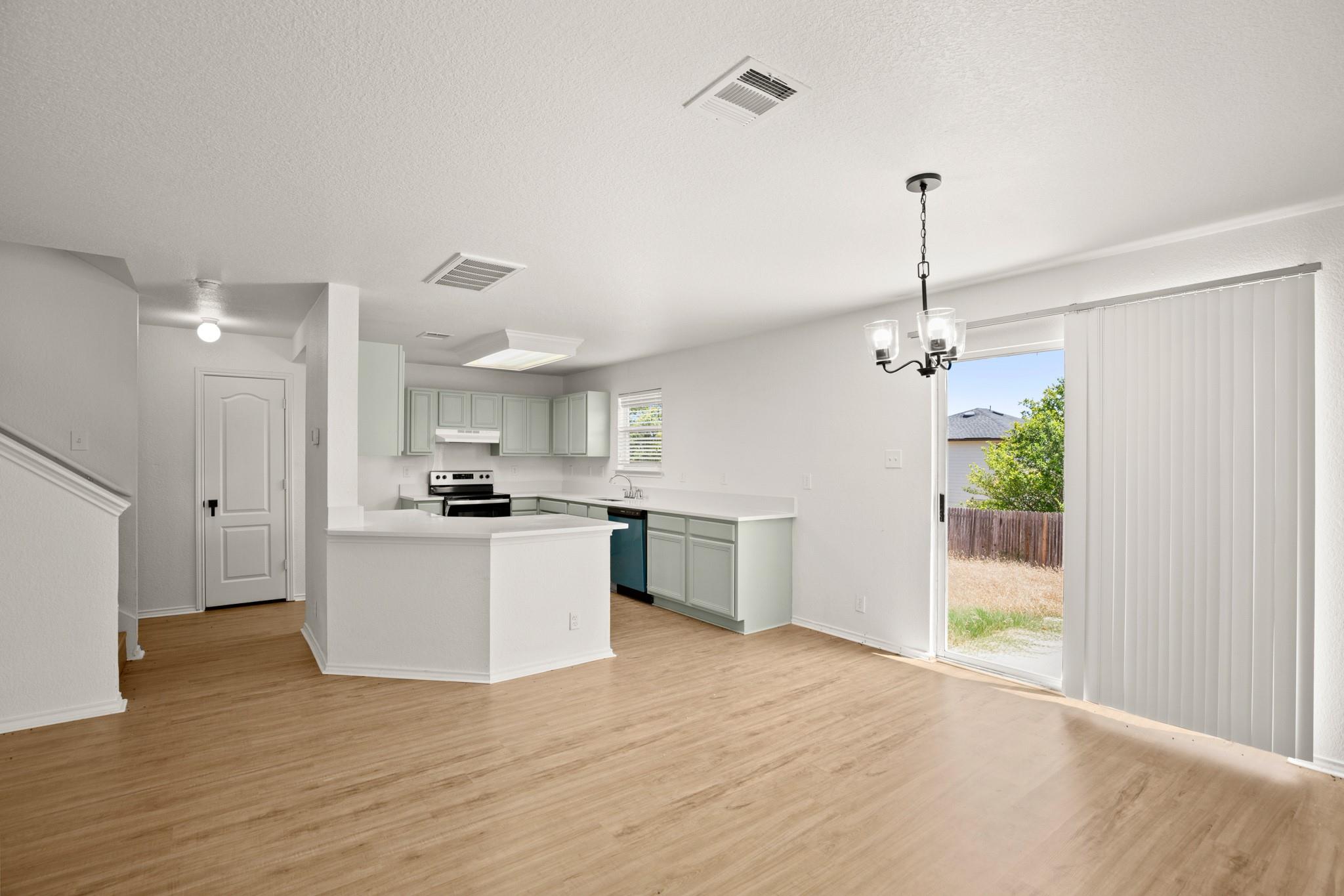 600 Sheep Trail Dr, Kyle, TX 78640