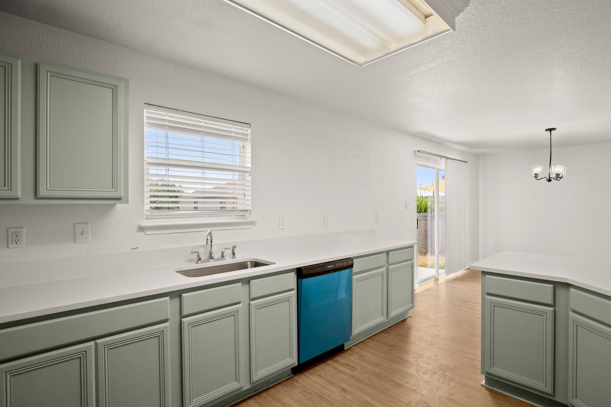 600 Sheep Trail Dr, Kyle, TX 78640