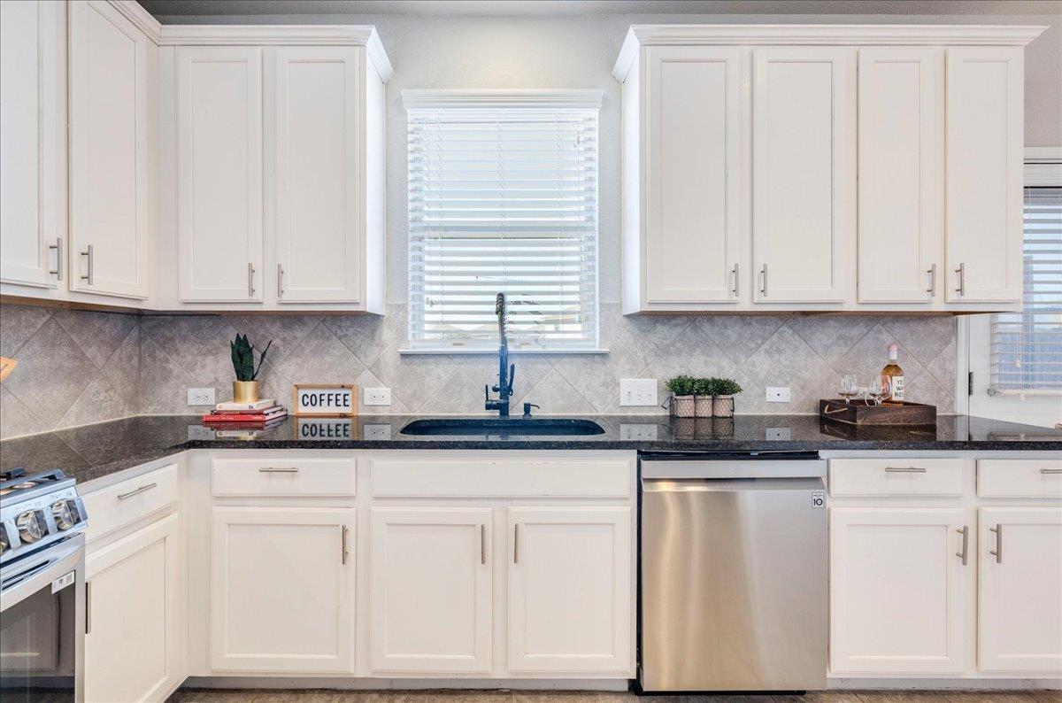 312 Triumph Rd, Buda, TX 78610