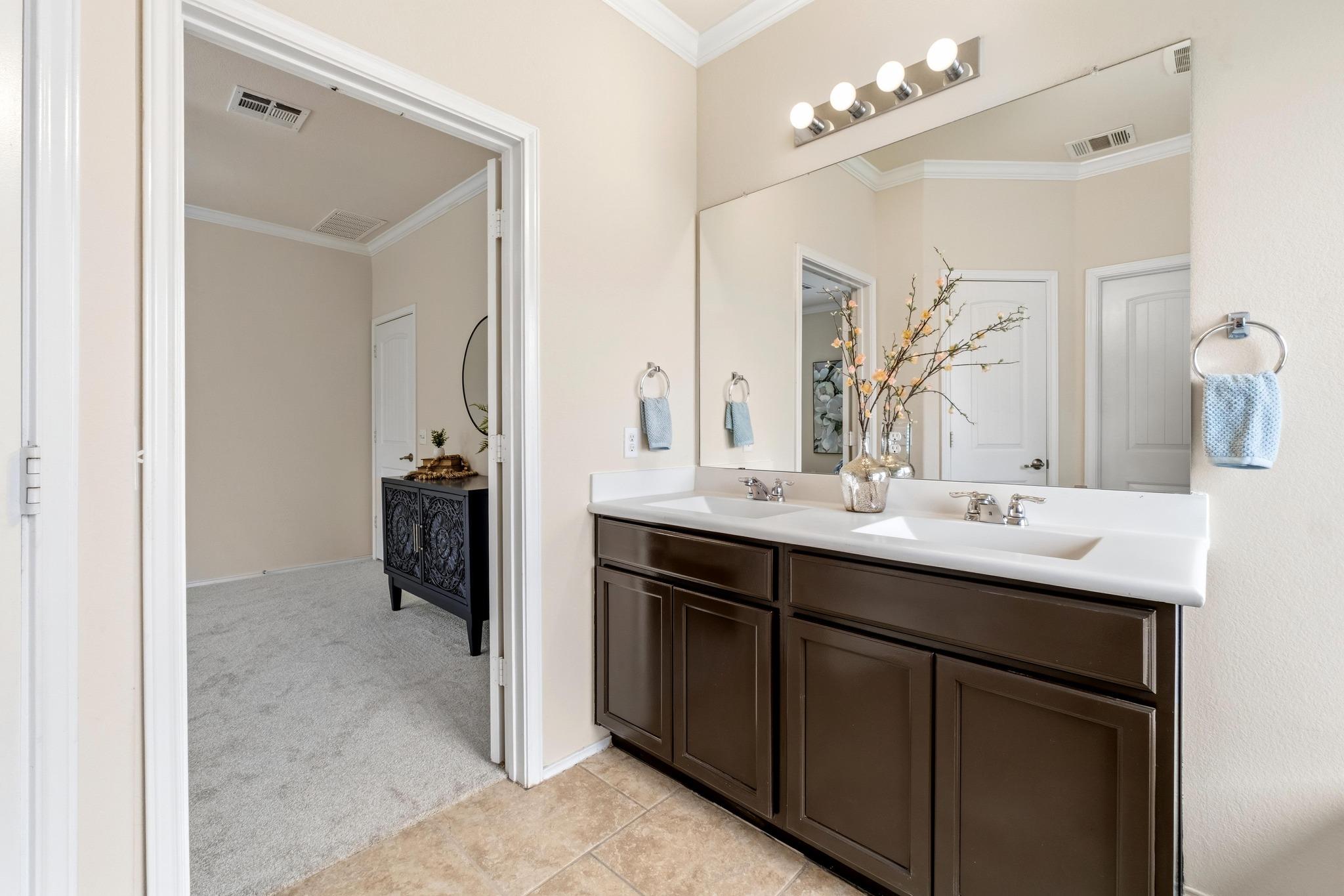 10124 Pinnacle Crest Loop, Austin, TX 78747