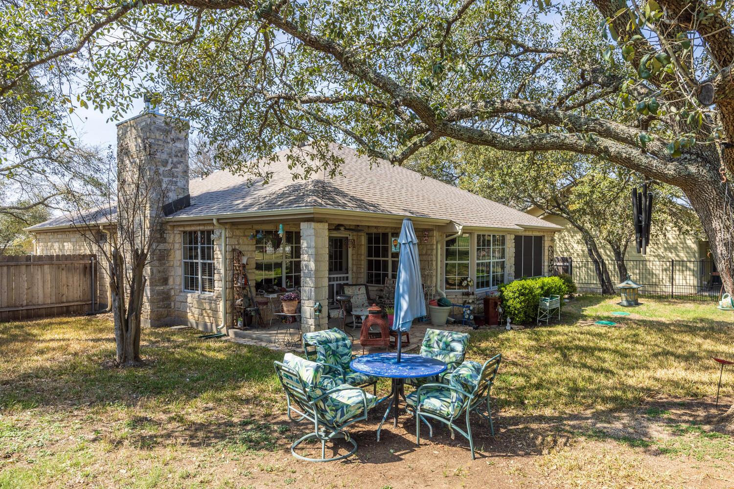 15 Palmer Ln, Wimberley, TX 78676