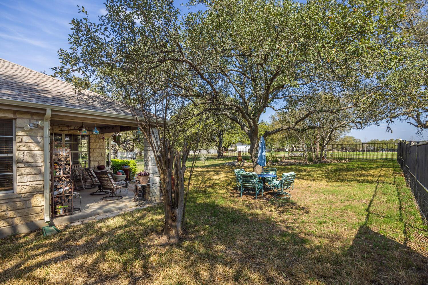 15 Palmer Ln, Wimberley, TX 78676
